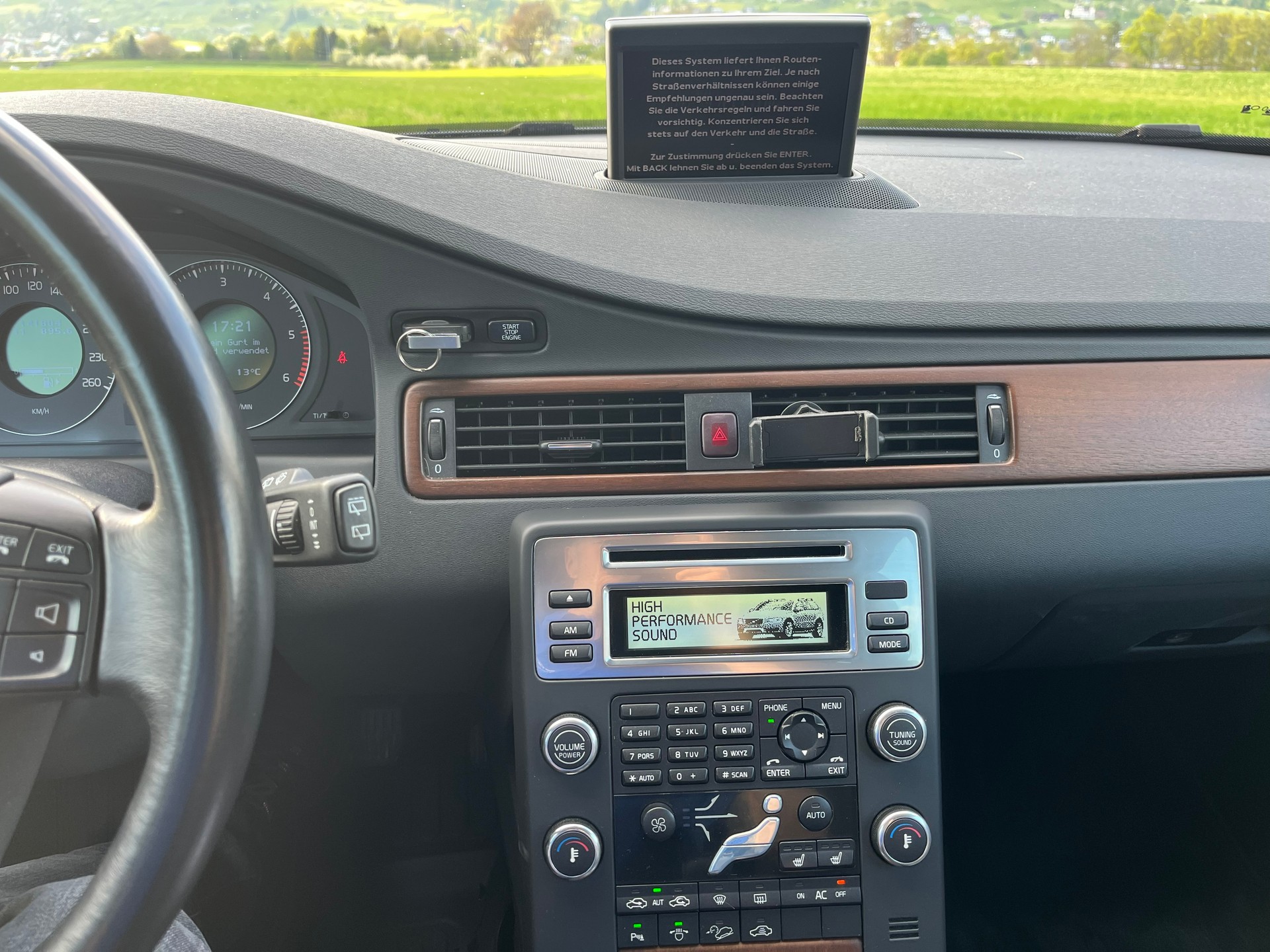VOLVO 2.4 D5 Summum AWD-image-18