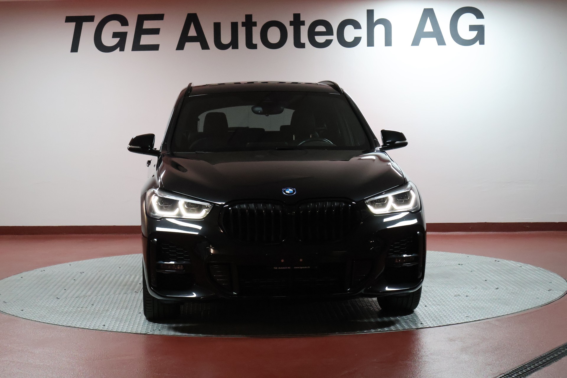 BMW X1 xDrive 25e M Sport Steptronic-showroom-element-1