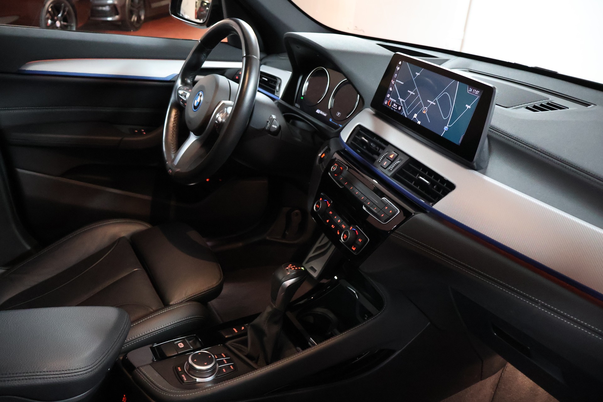 BMW X1 xDrive 25e M Sport Steptronic-image-11