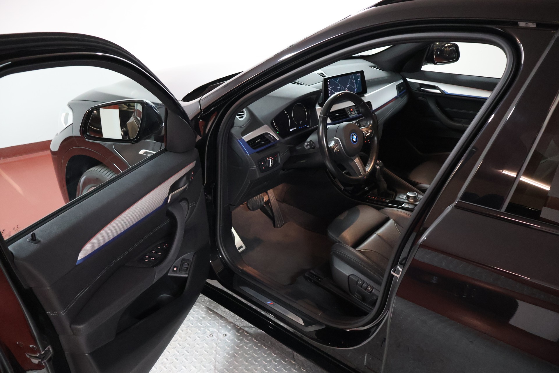 BMW X1 xDrive 25e M Sport Steptronic-image-5