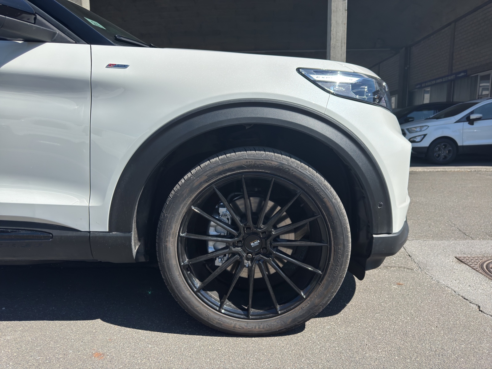 FORD Explorer 3.0 V6 Plug-in Hybrid 4x4-image-15