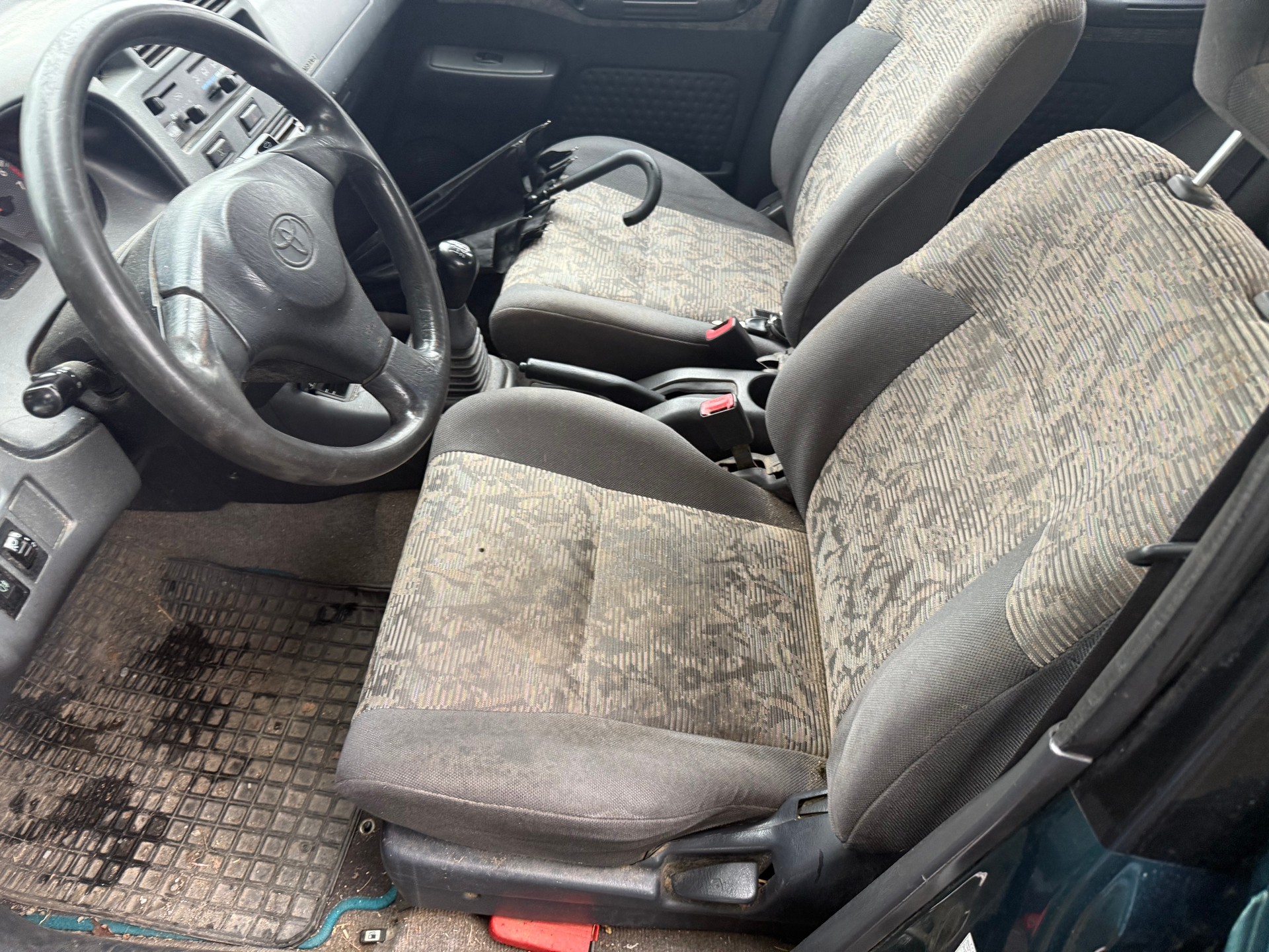 TOYOTA RAV-4-image-8