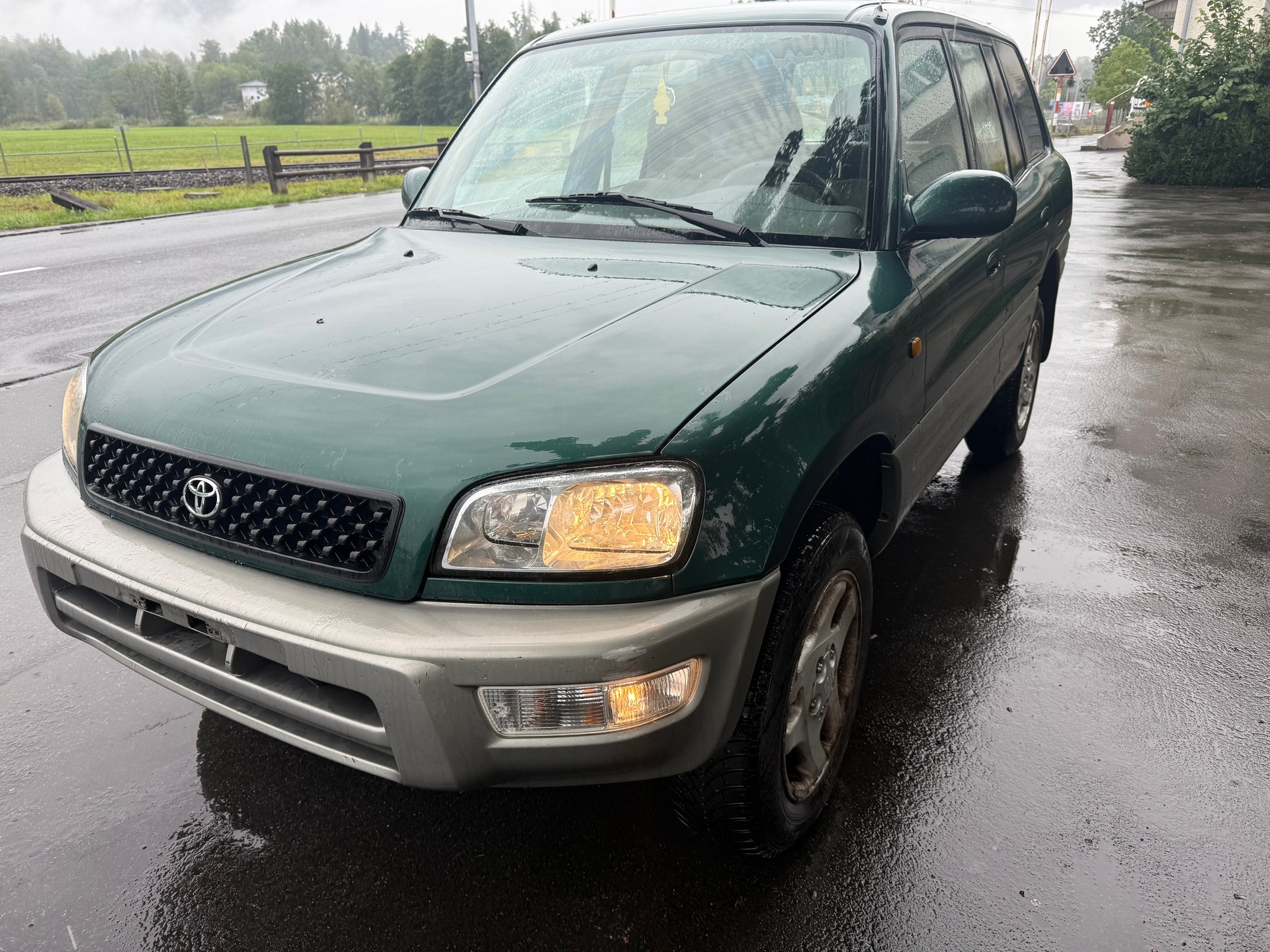 TOYOTA RAV-4