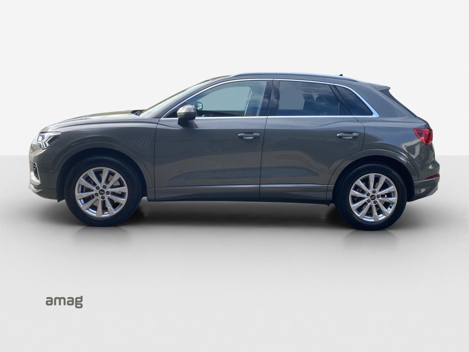 AUDI Q3 45 TFSI advanced quattro S-tronic-showroom-element-1