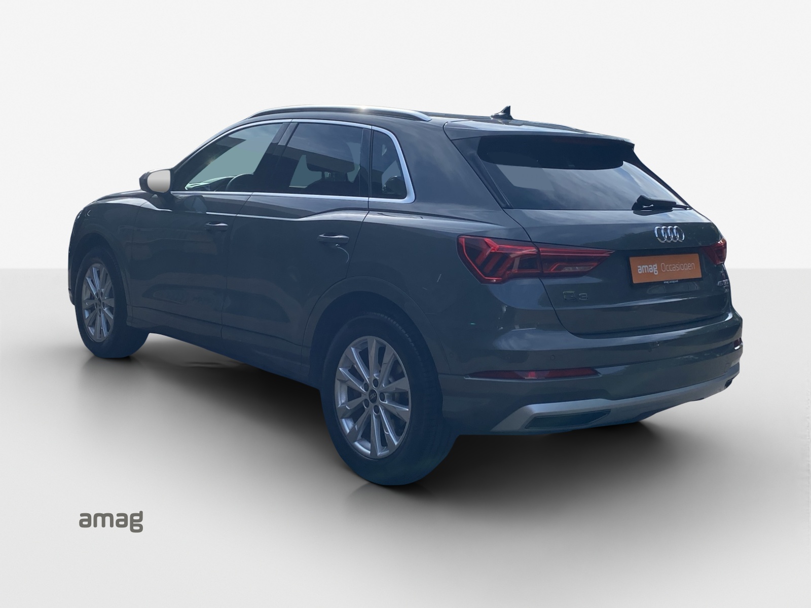 AUDI Q3 45 TFSI advanced quattro S-tronic-showroom-element-2