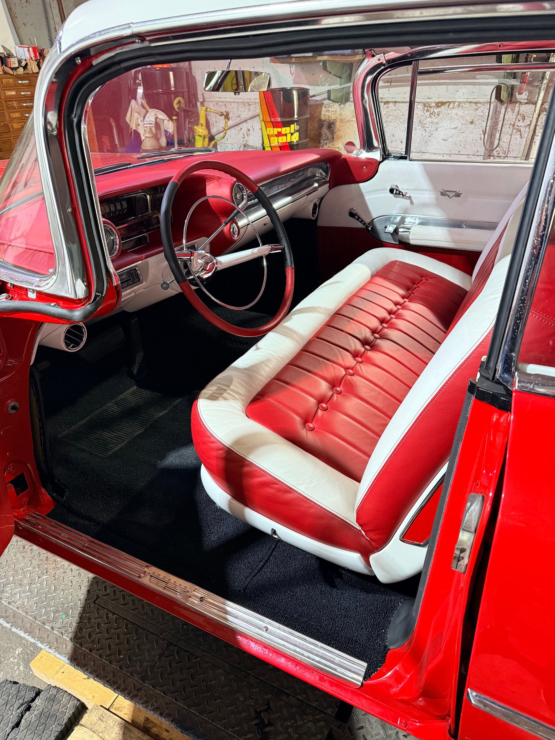 CADILLAC Deville-image-2
