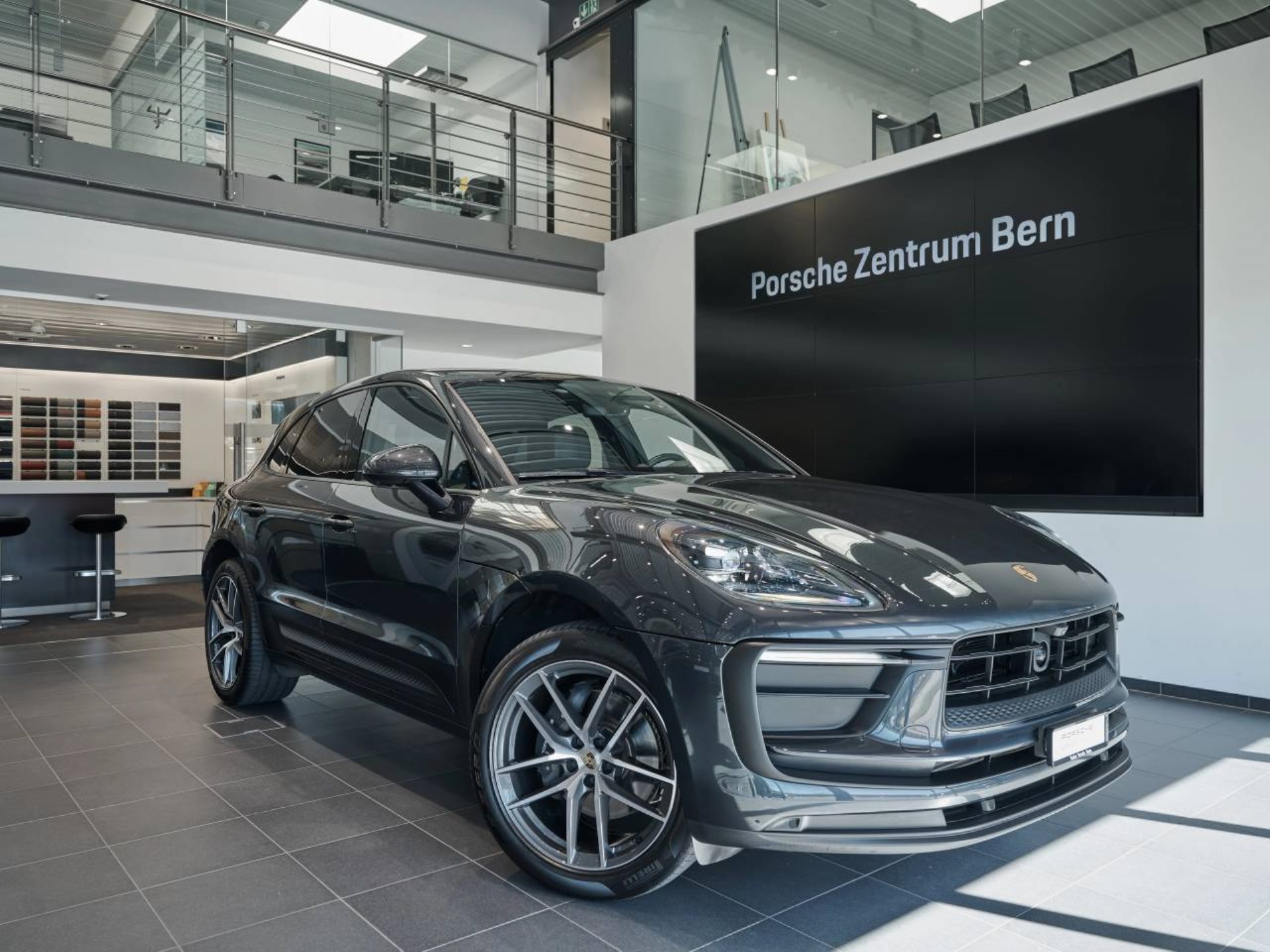PORSCHE Macan