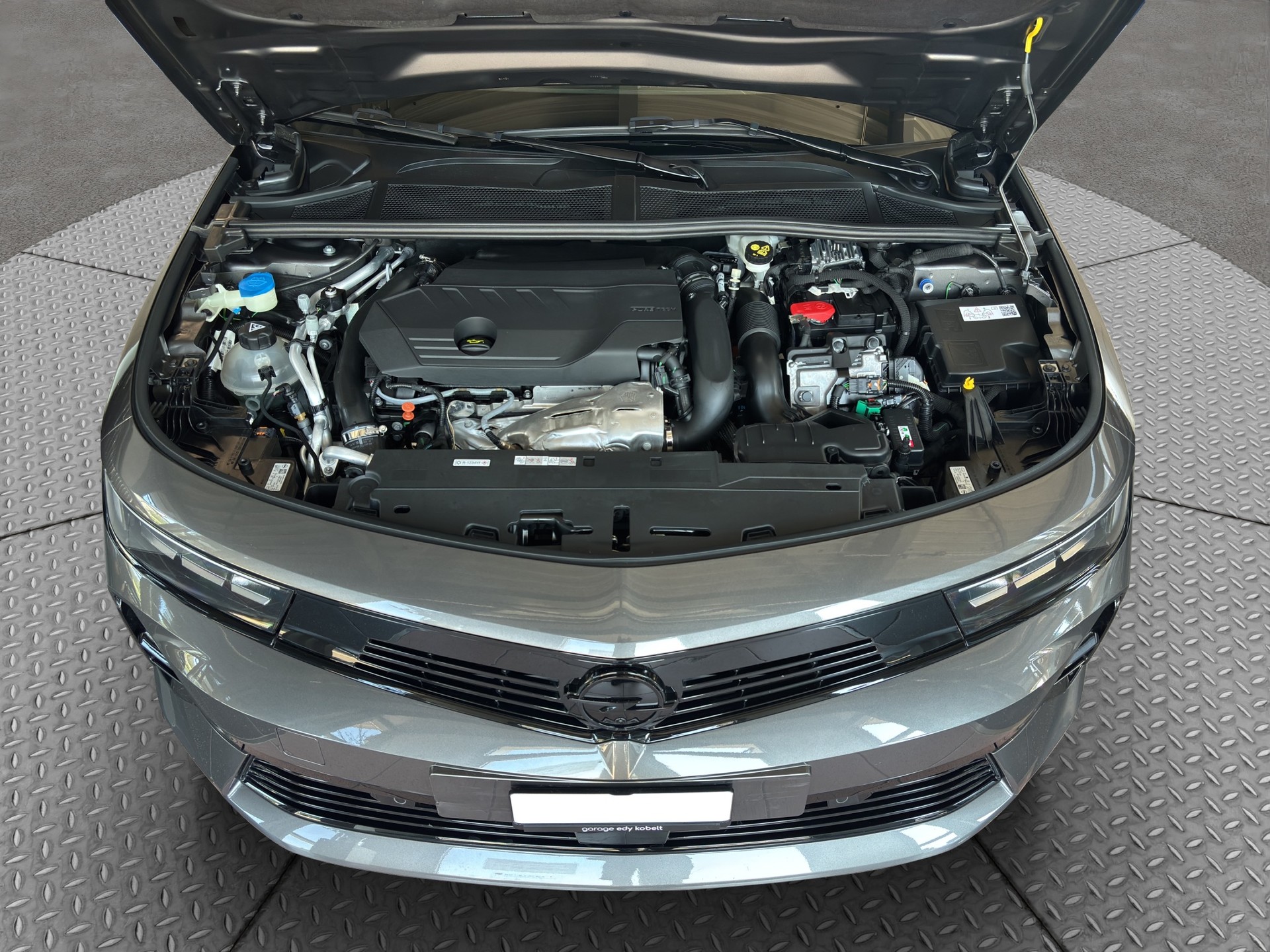 OPEL Astra 1.6 PHEV Turbo Swiss Plus A-image-24