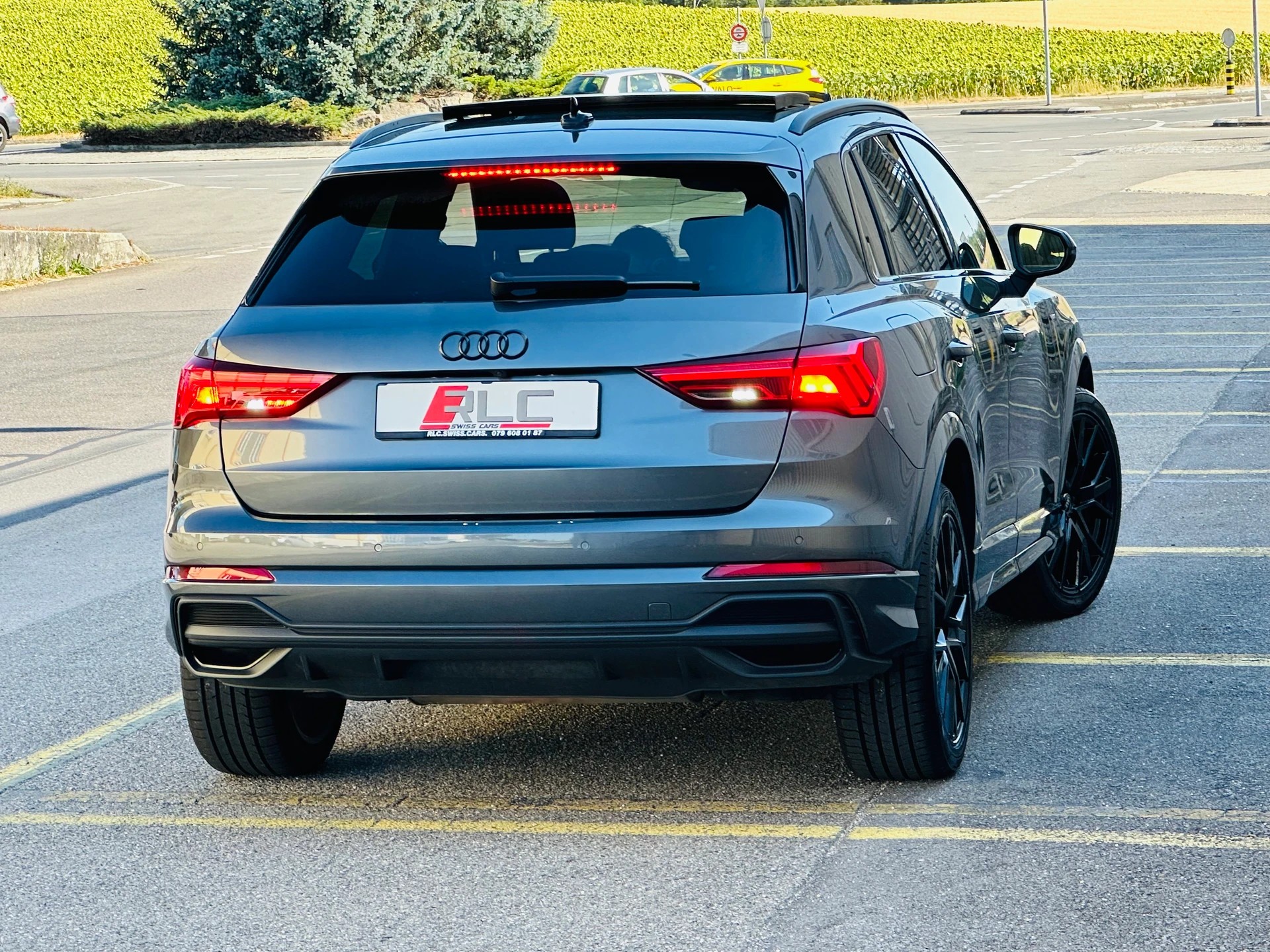 AUDI Q3 45 TFSI e S line S-tronic-image-11
