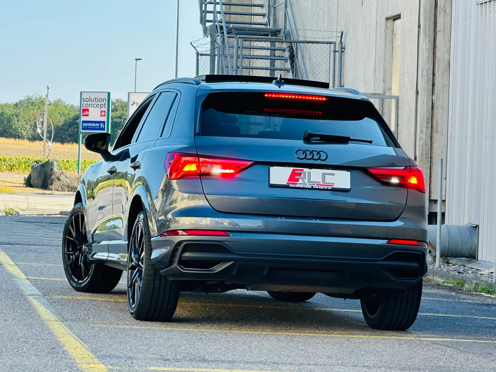 AUDI Q3 45 TFSI e S line S-tronic-image-9