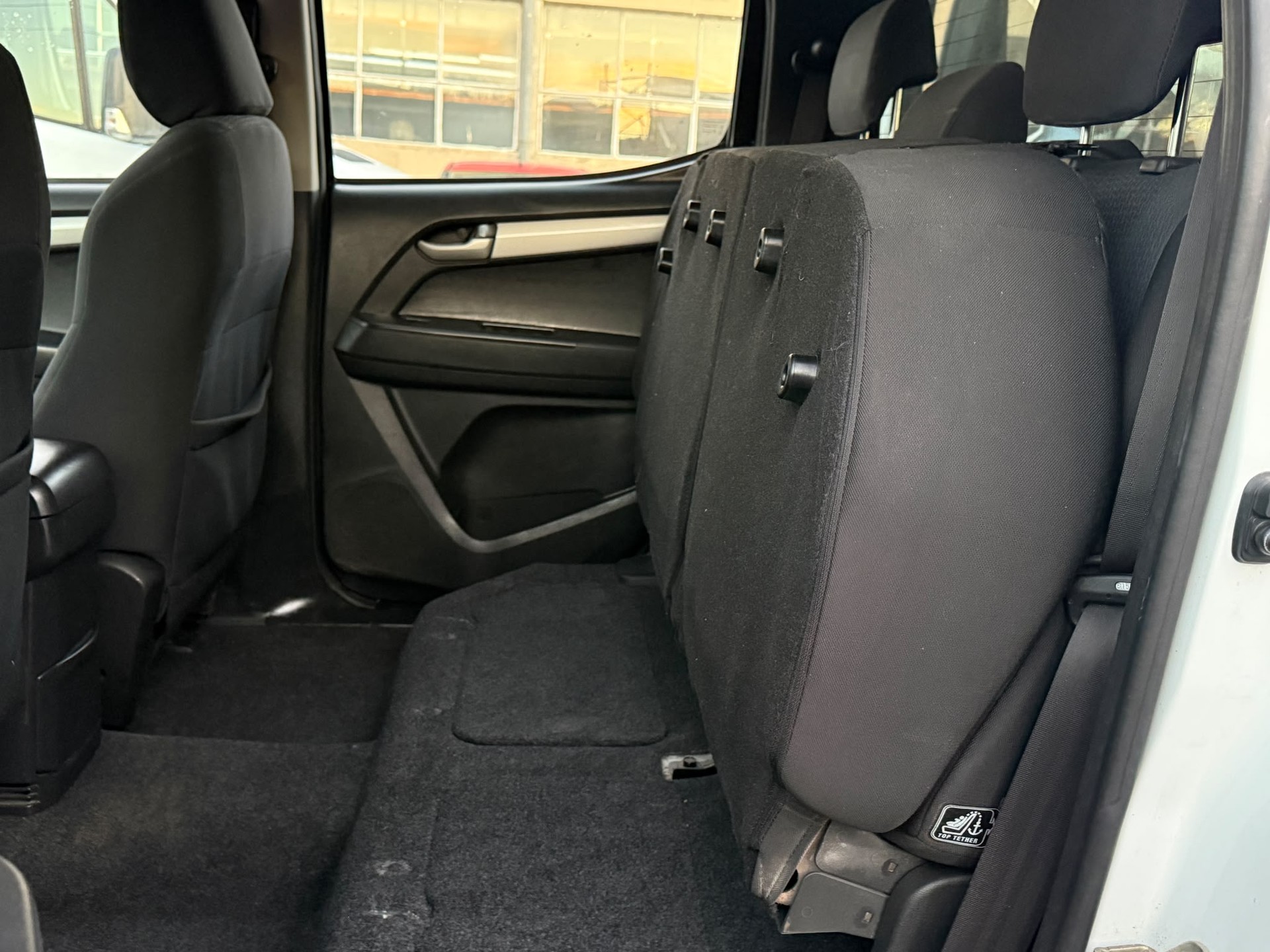 ISUZU D-MAX 2.5 Crew Cab Solar 4x4 A-image-14