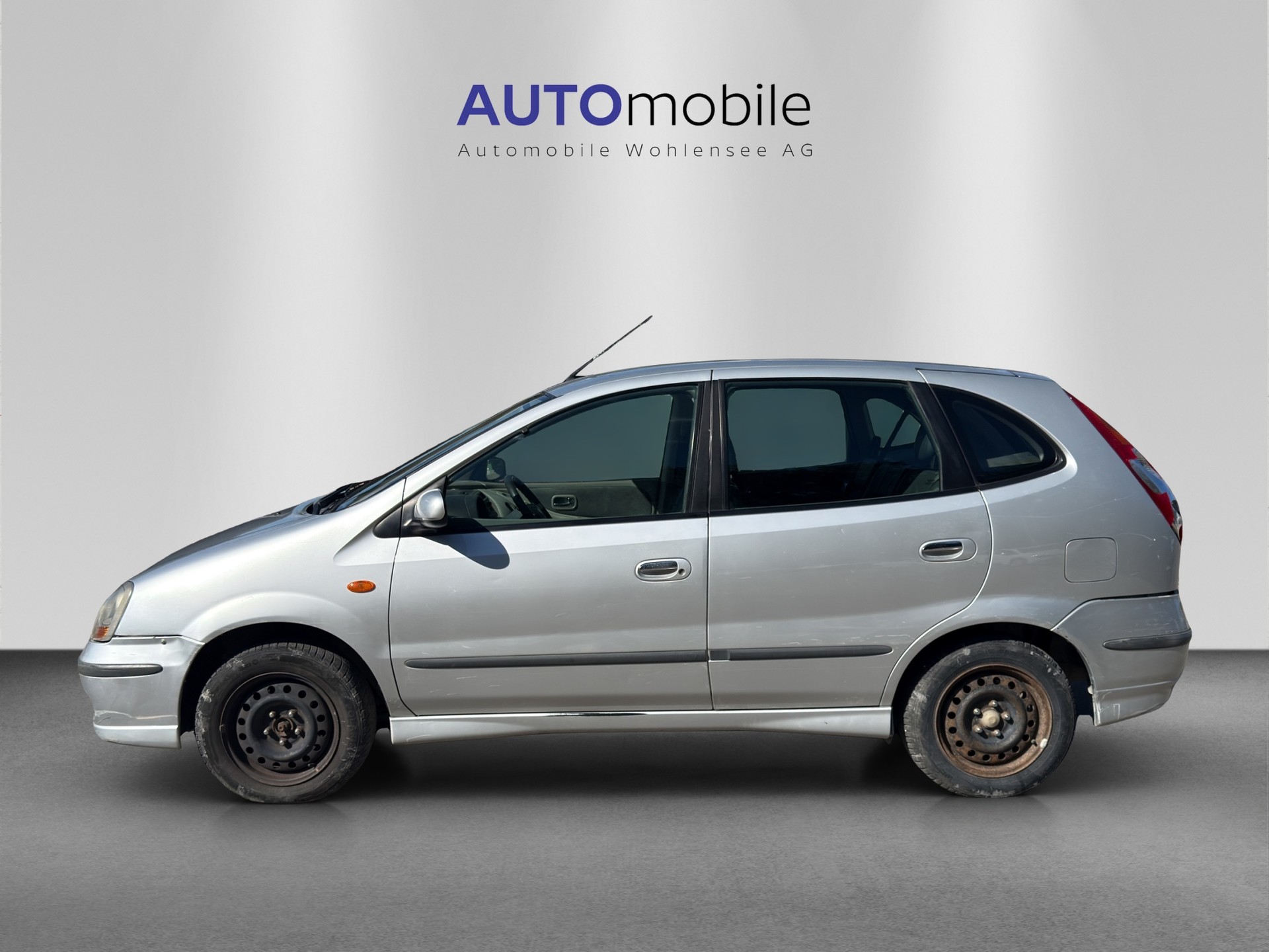 NISSAN Almera Tino 2.0 16V Elegance