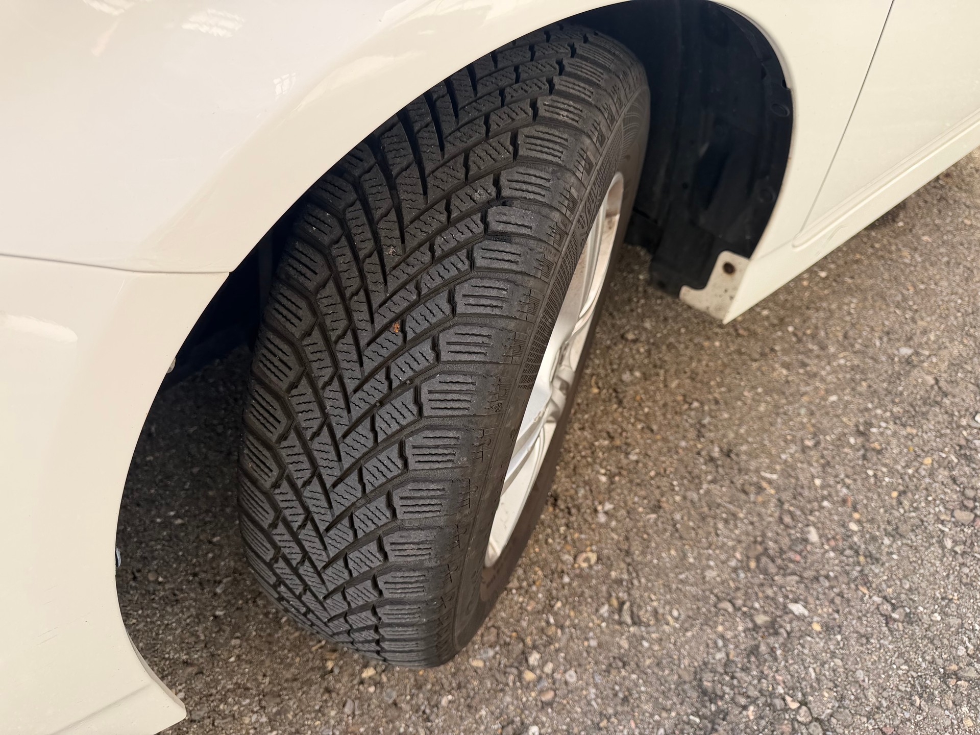 TOYOTA Prius 1.8 16V HSD Luna-image-10