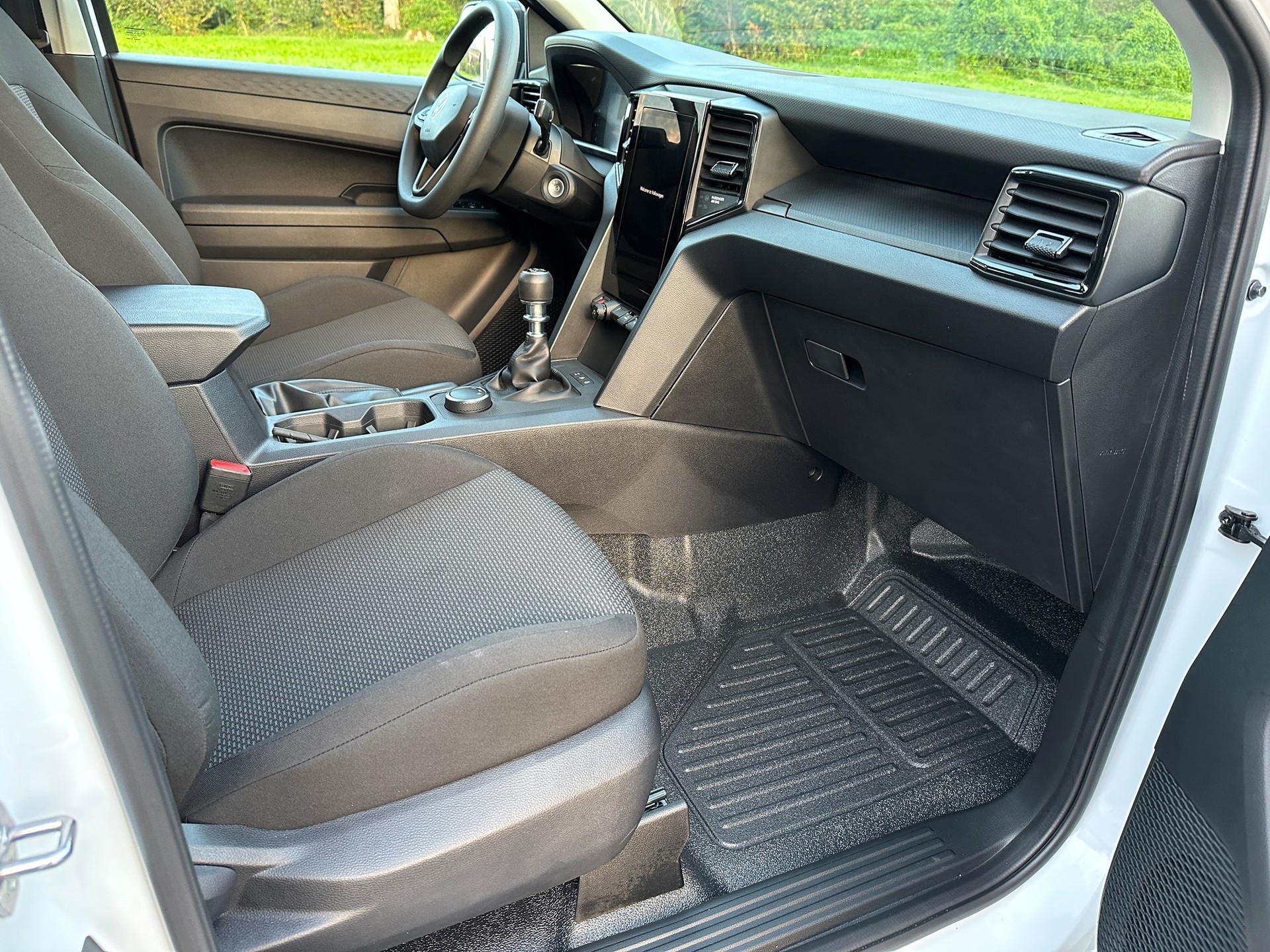 VW Amarok 2.0TDI Basic-image-10