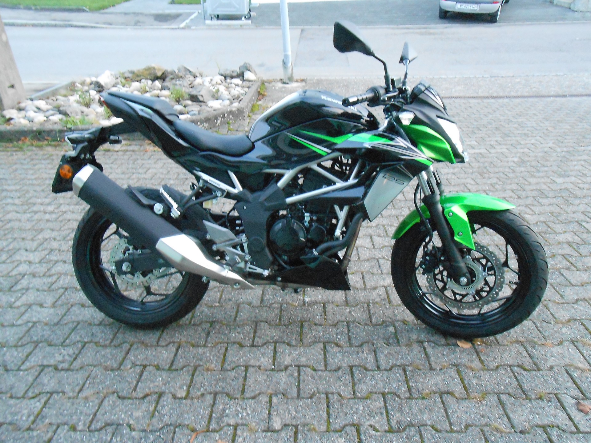KAWASAKI Z 125-image-2
