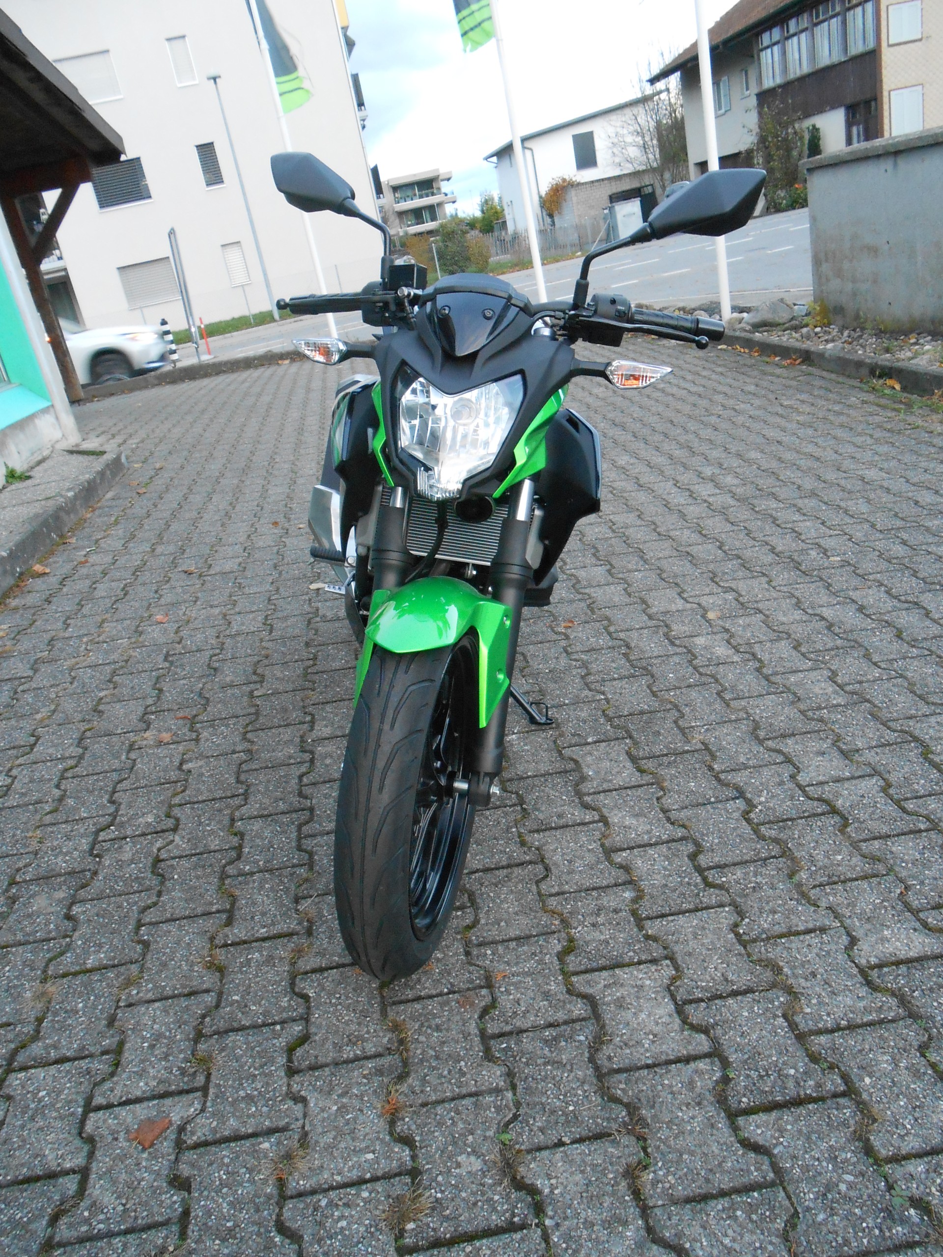 KAWASAKI Z 125-image-1