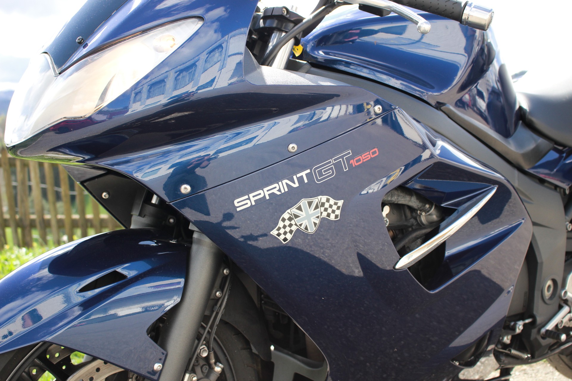 TRIUMPH Sprint GT ABS 1050-image-2