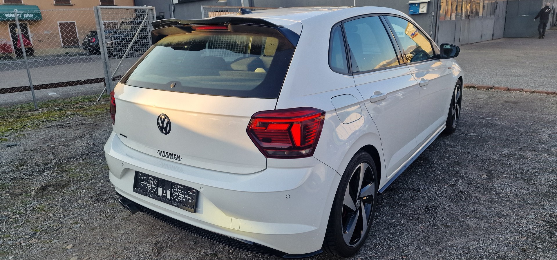 VW Polo 2.0 TSI GTI DSG-image-2