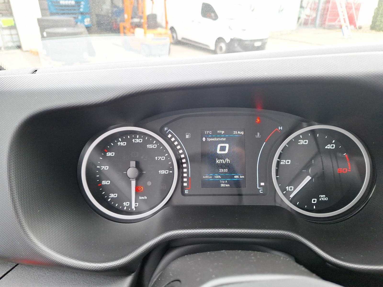 IVECO Koffer/Hebebühne 35 S 16H A8-image-9