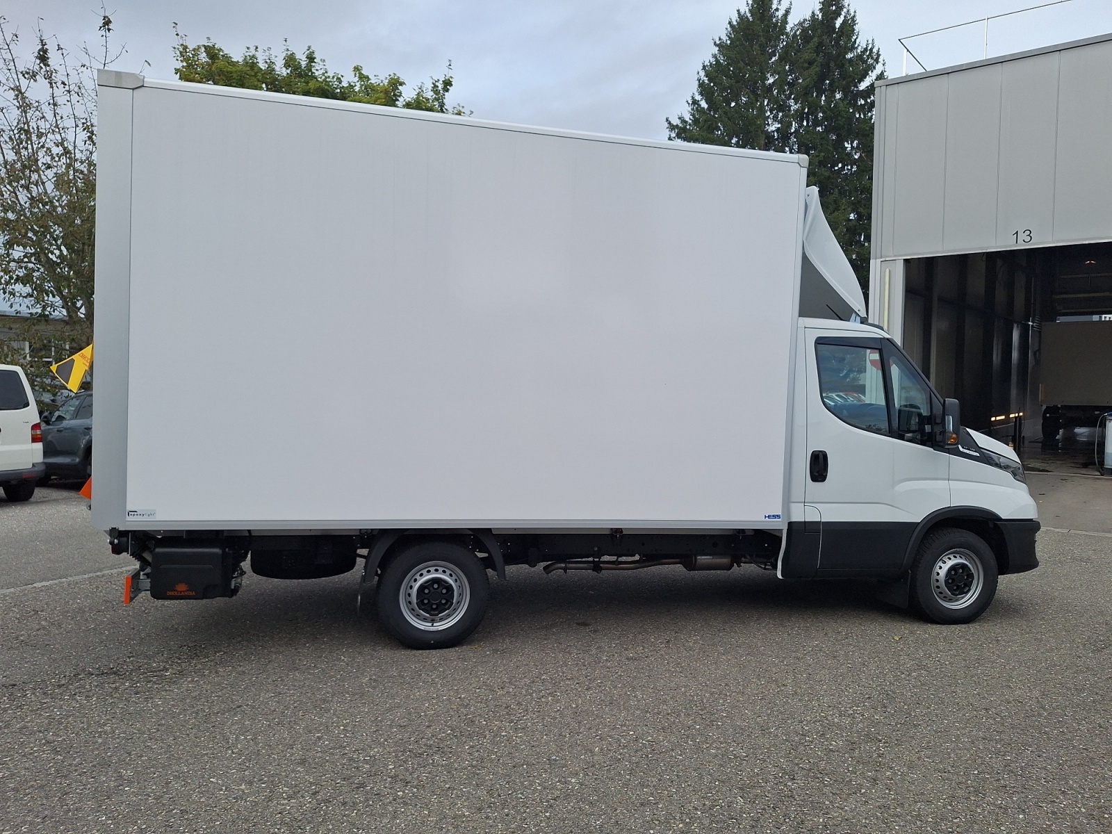 IVECO Koffer/Hebebühne 35 S 16H A8-showroom-element-2