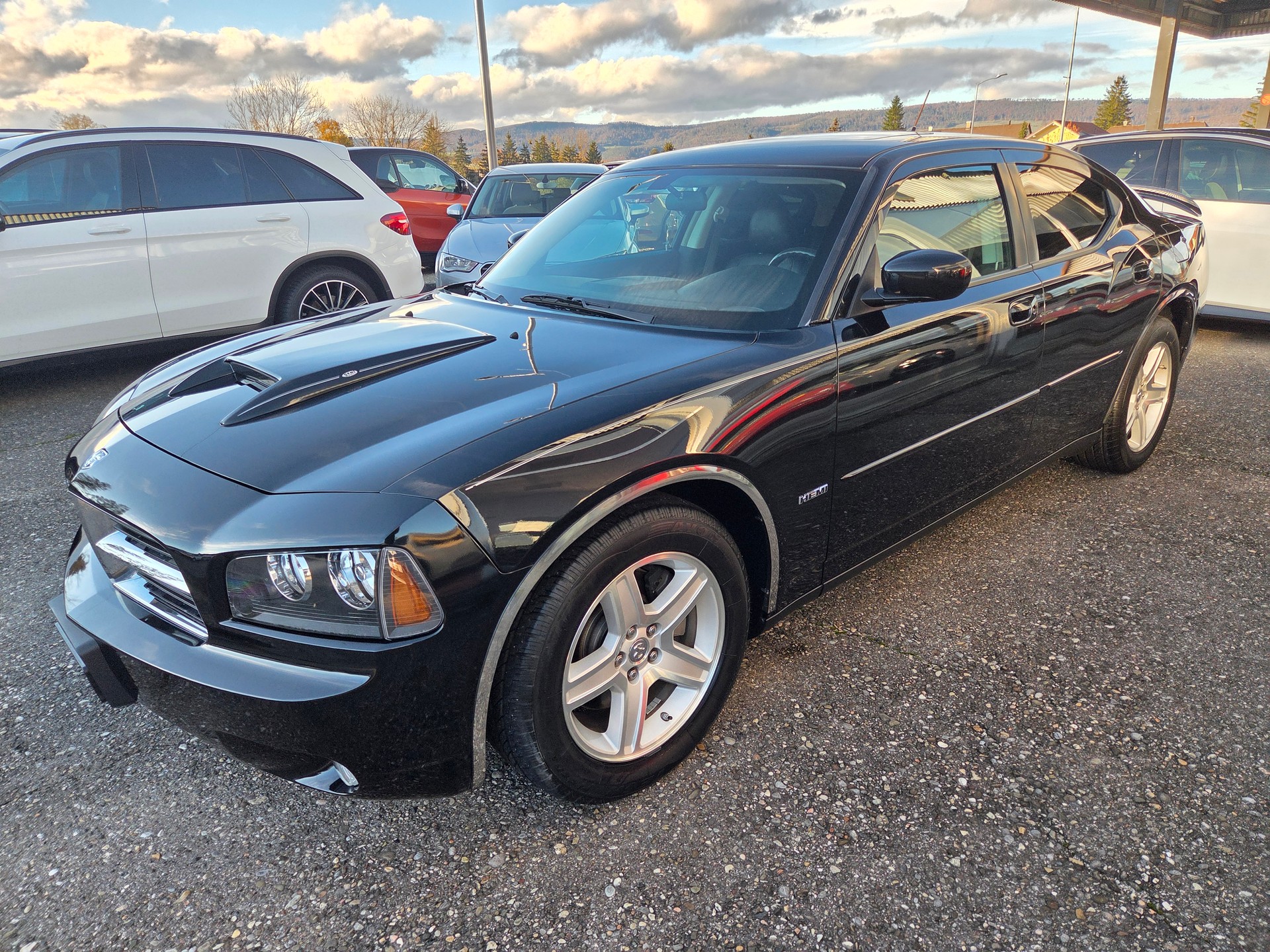 DODGE Charger R/T-showroom-element-2