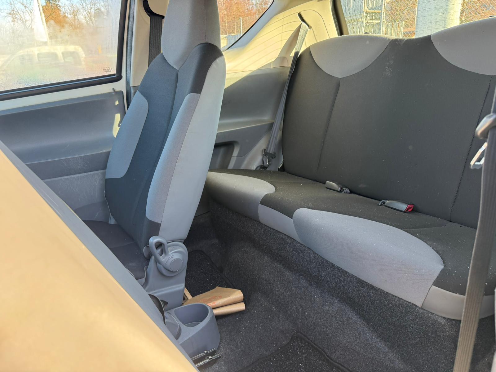 PEUGEOT 107 1.0 Urban-image-8
