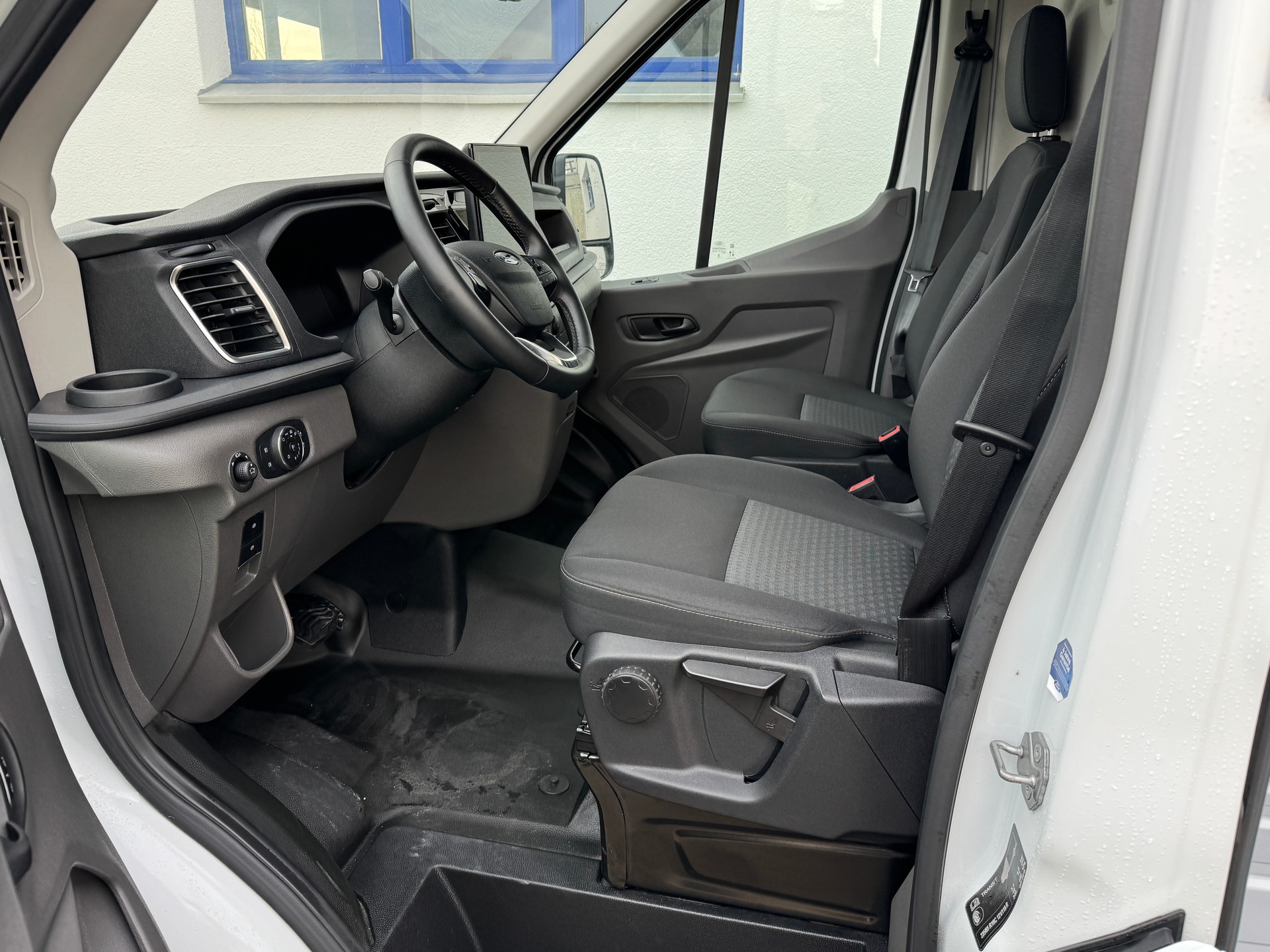 FORD E-Transit Van 390 L2H2 Trend RWD 68kWh 269PS🔝 3.9t / 1265kg Nutzlast-image-11