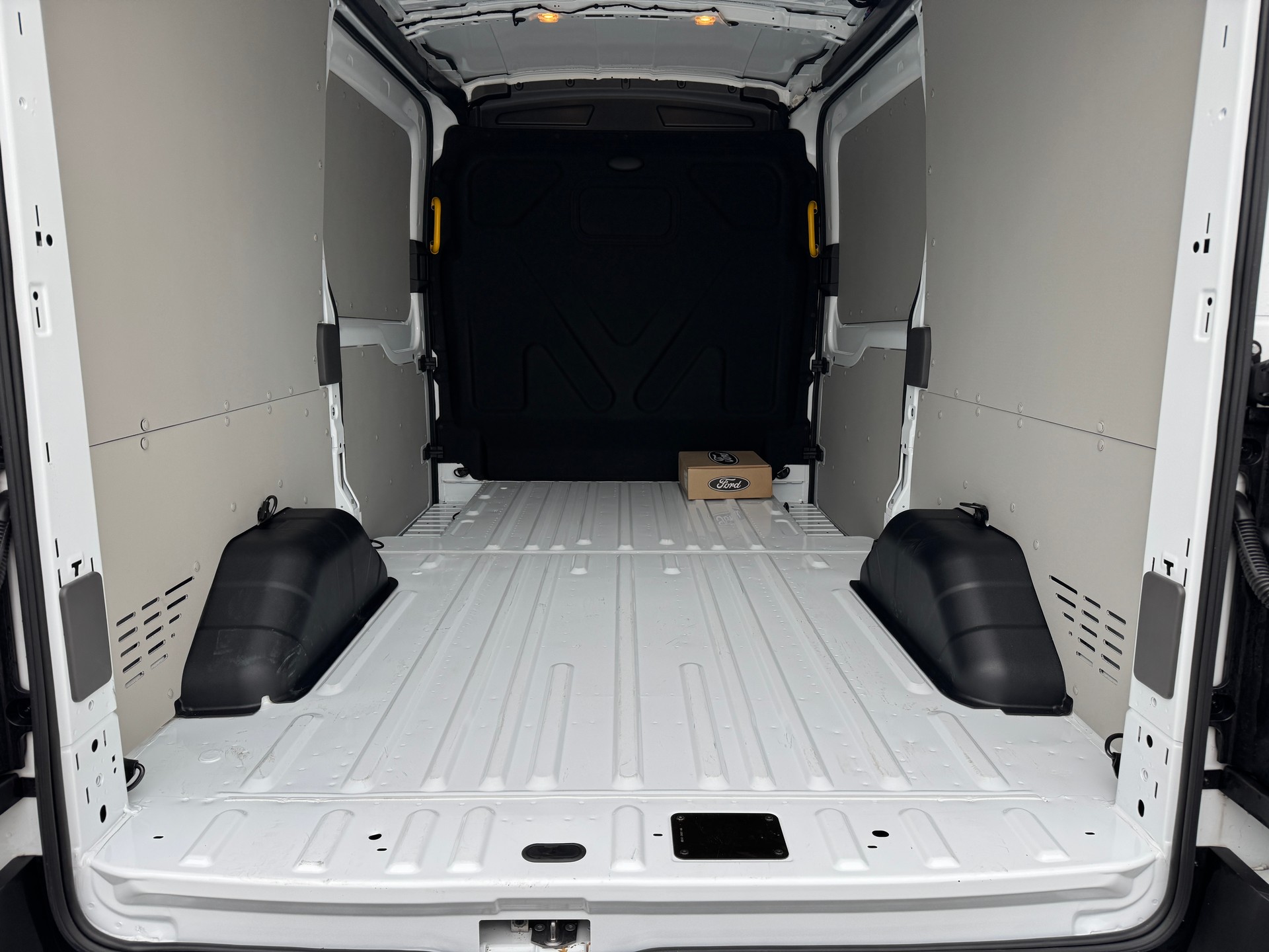 FORD E-Transit Van 390 L2H2 Trend RWD 68kWh 269PS🔝 3.9t / 1265kg Nutzlast-image-9