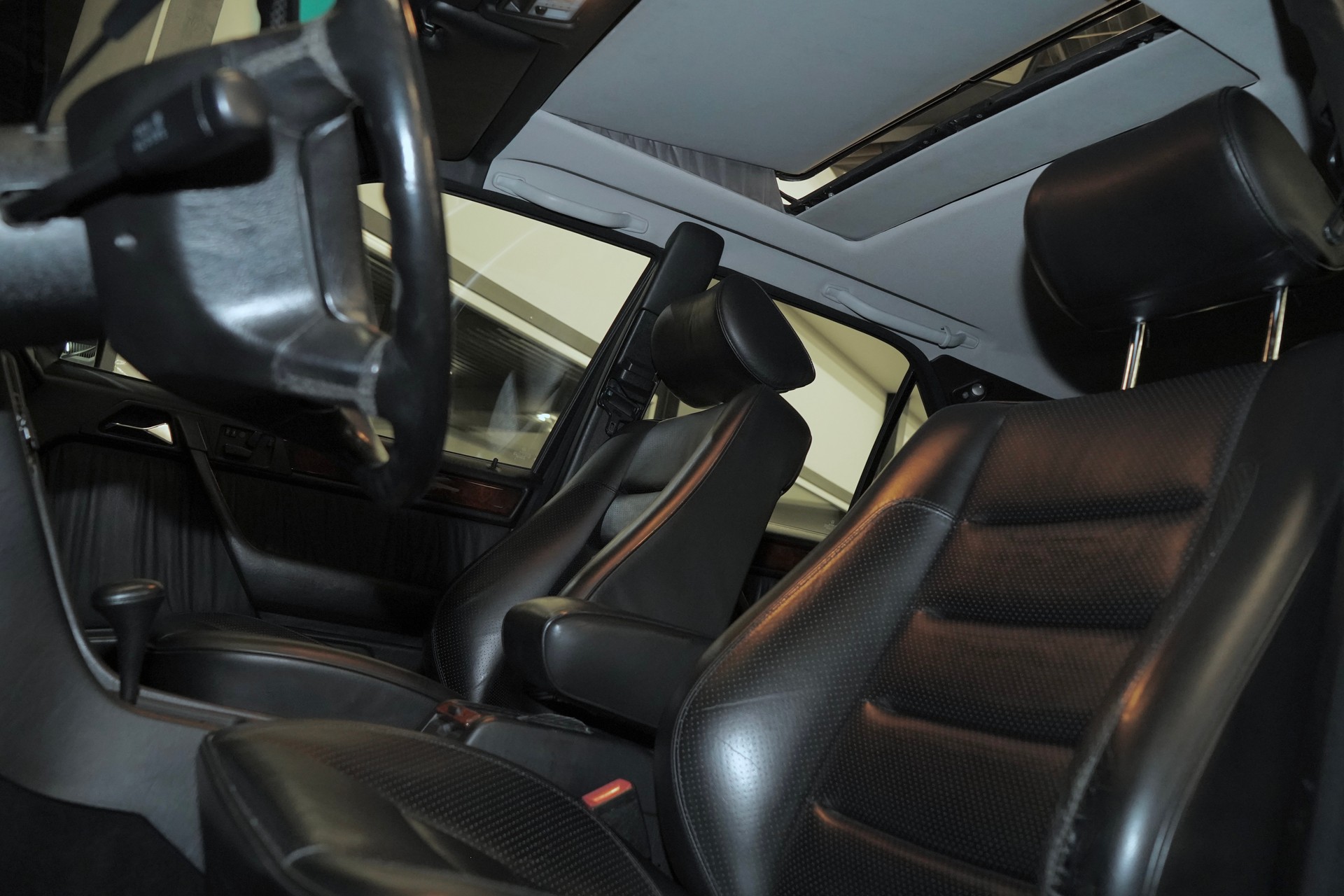 MERCEDES-BENZ 500 E Automatic-image-9