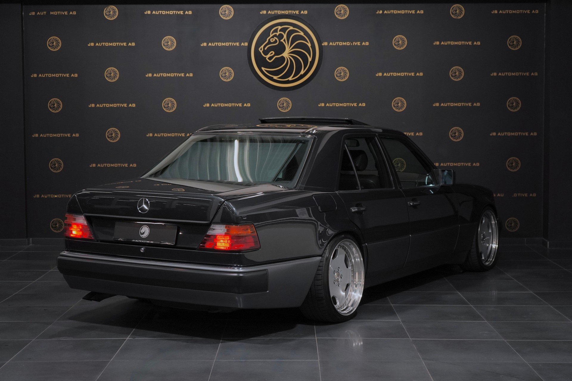 MERCEDES-BENZ 500 E Automatic-image-1