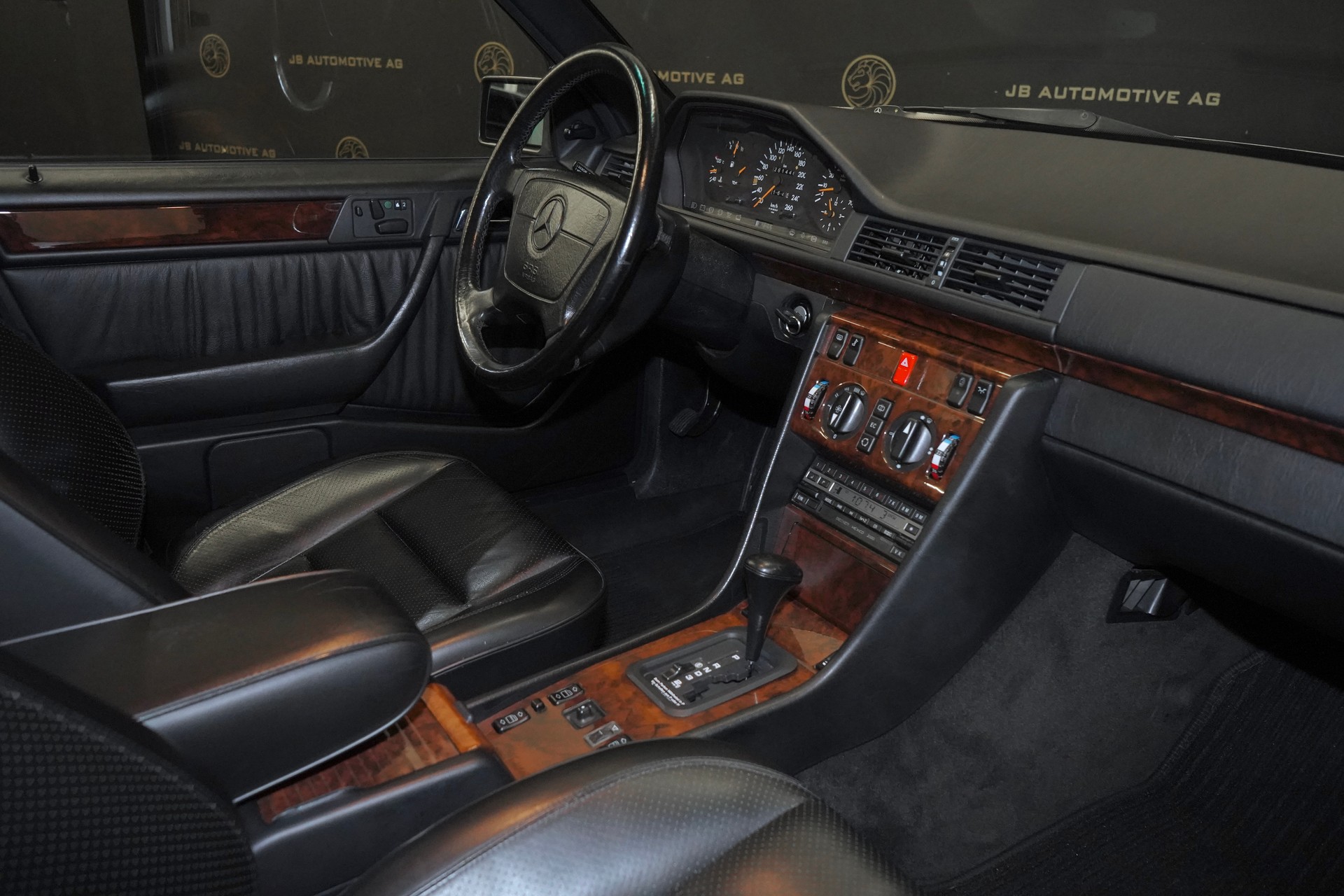 MERCEDES-BENZ 500 E Automatic-image-5