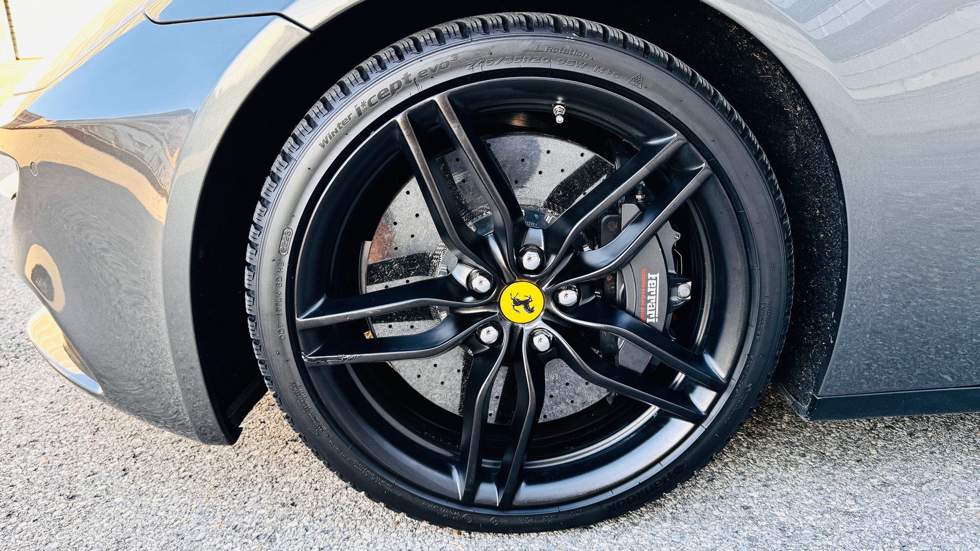 FERRARI FF-image-13
