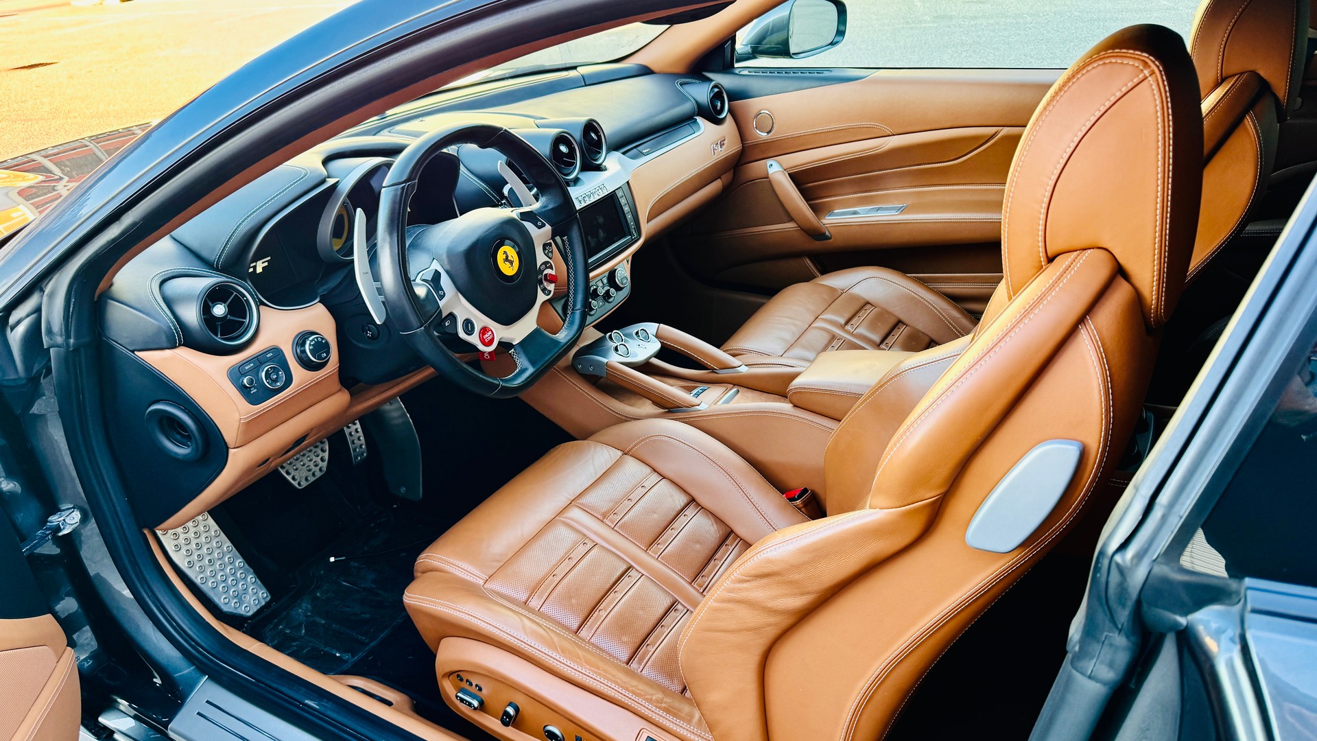 FERRARI FF-image-5