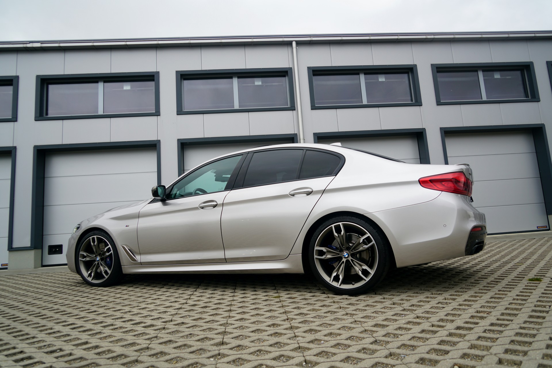 BMW M550d xDrive Steptronic (CH)-image-2