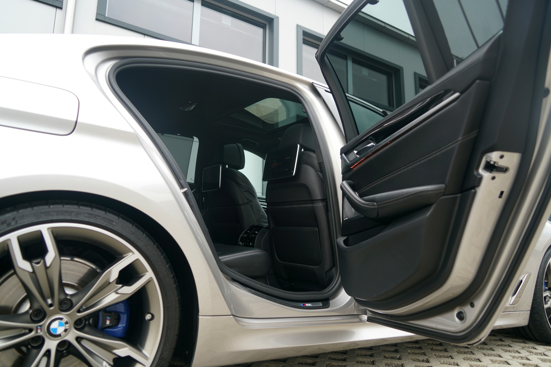BMW M550d xDrive Steptronic (CH)-image-14