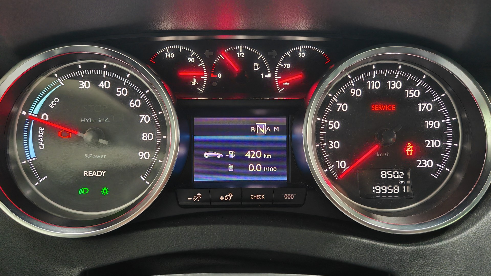 PEUGEOT 508 RXH 2.0 HDI Hybrid4 EGS6-image-8