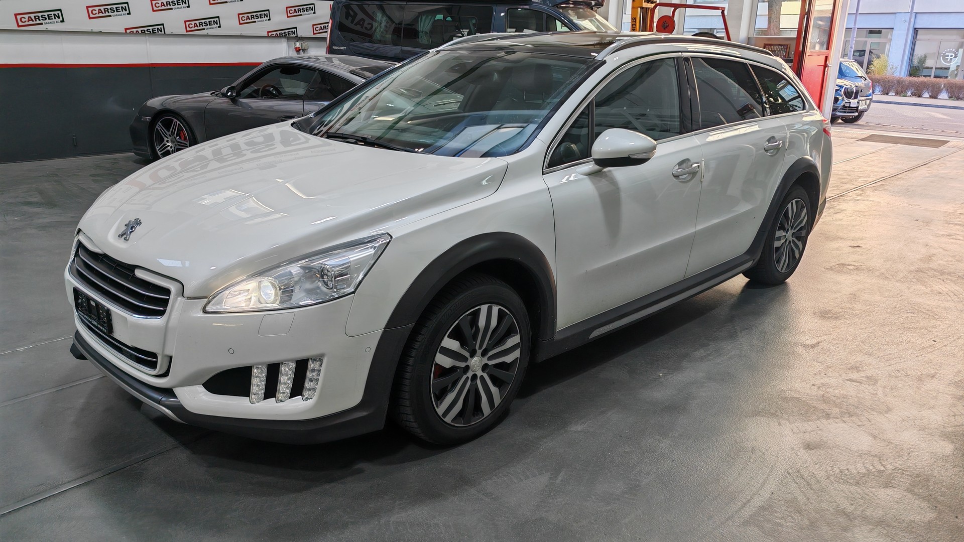 PEUGEOT 508 RXH 2.0 HDI Hybrid4 EGS6-image-2