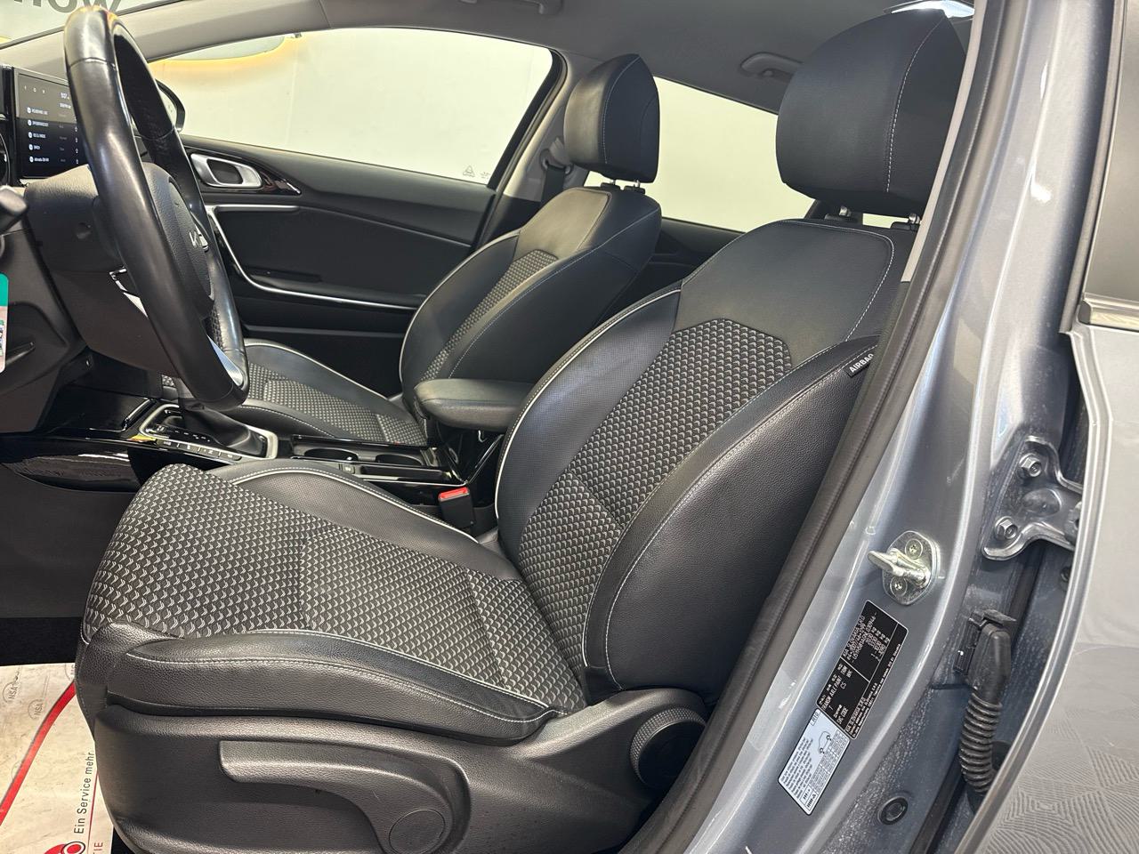 KIA Ceed Sportswagon 1.6 GDi Plug-in Hybrid Style DCT-showroom-element-3