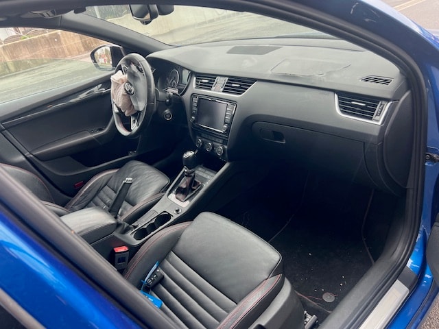 SKODA Octavia Combi 2.0 TSI RS DSG-image-4