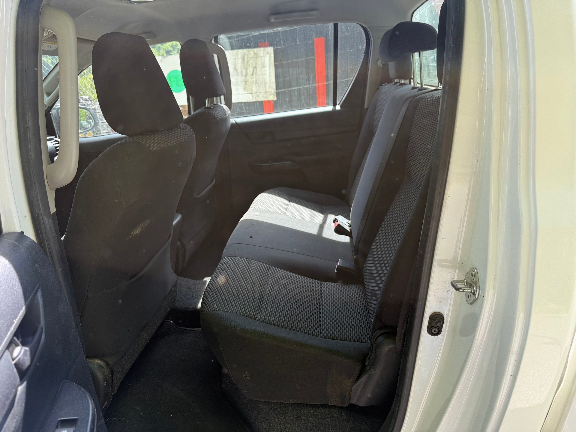 TOYOTA Hilux 2.4D-4D Luna Double Cab 4x4-image-8
