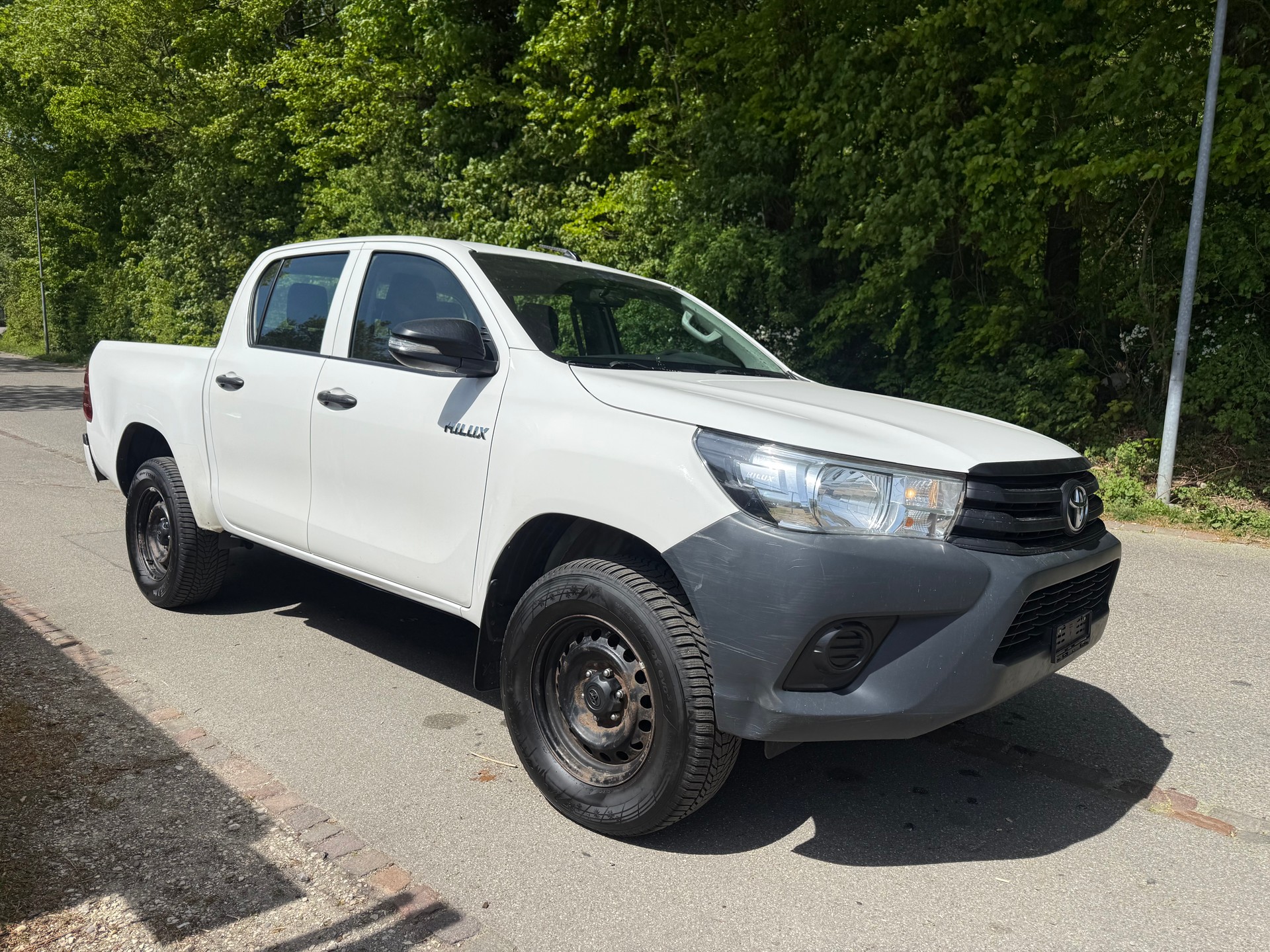 TOYOTA Hilux 2.4D-4D Luna Double Cab 4x4-showroom-element-1