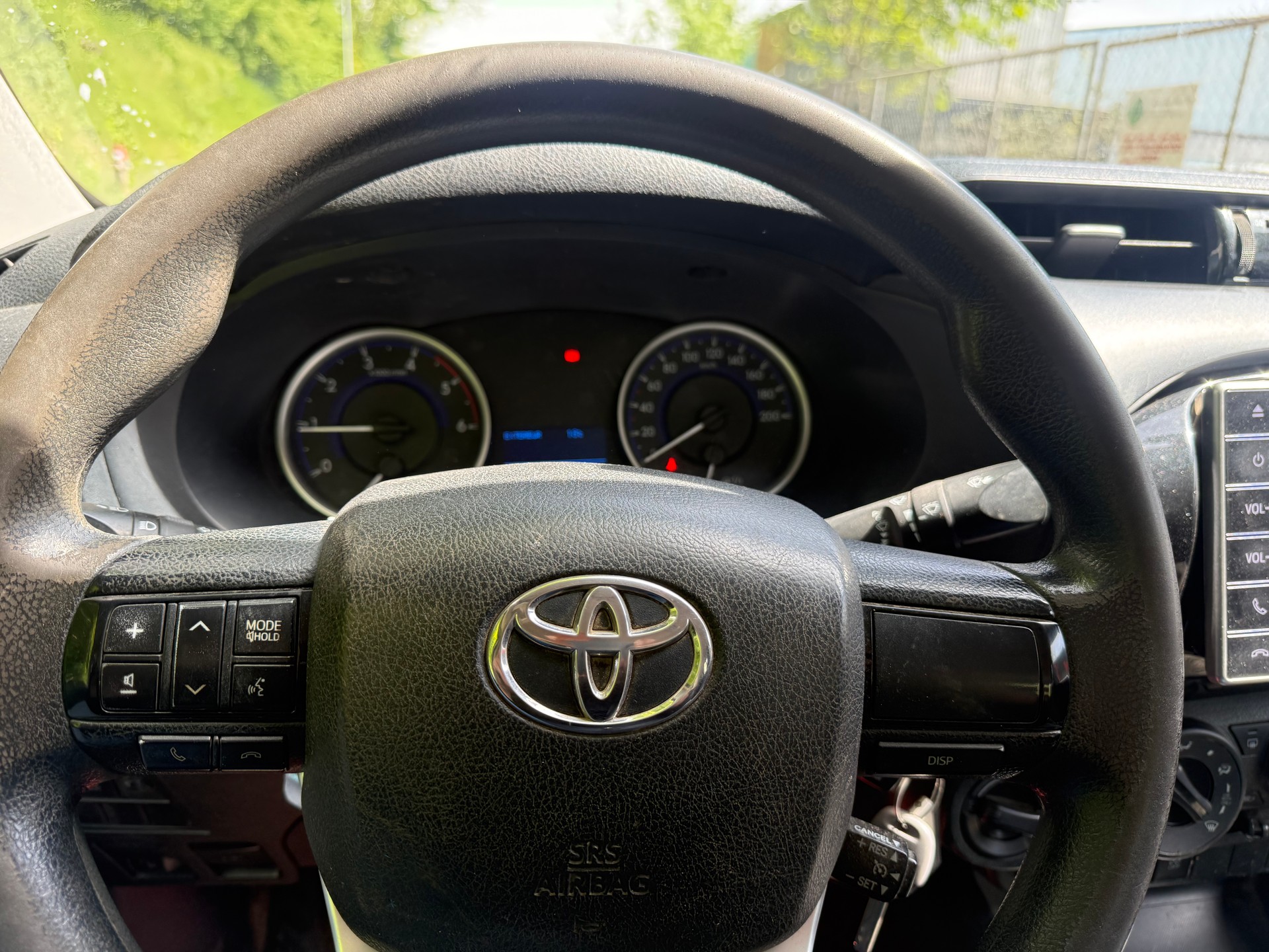 TOYOTA Hilux 2.4D-4D Luna Double Cab 4x4-image-10