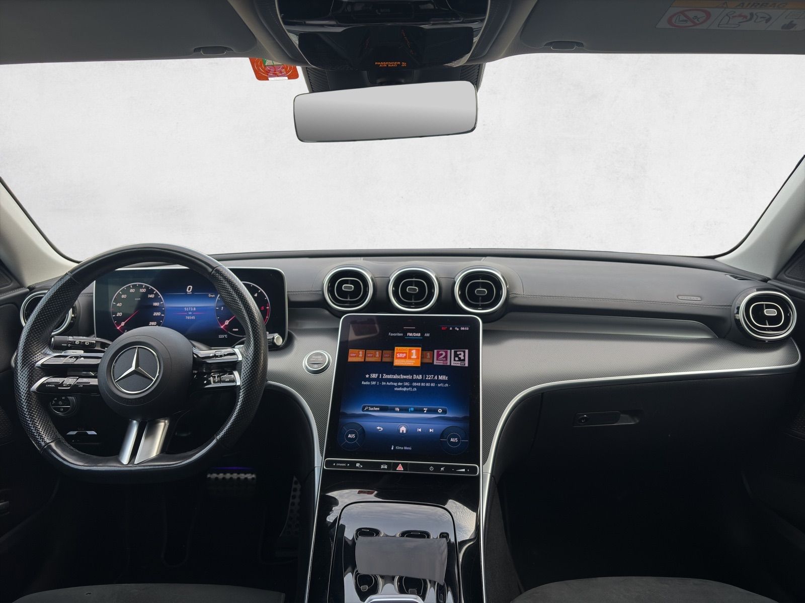 MERCEDES-BENZ C 300 d AMG Line-image-12