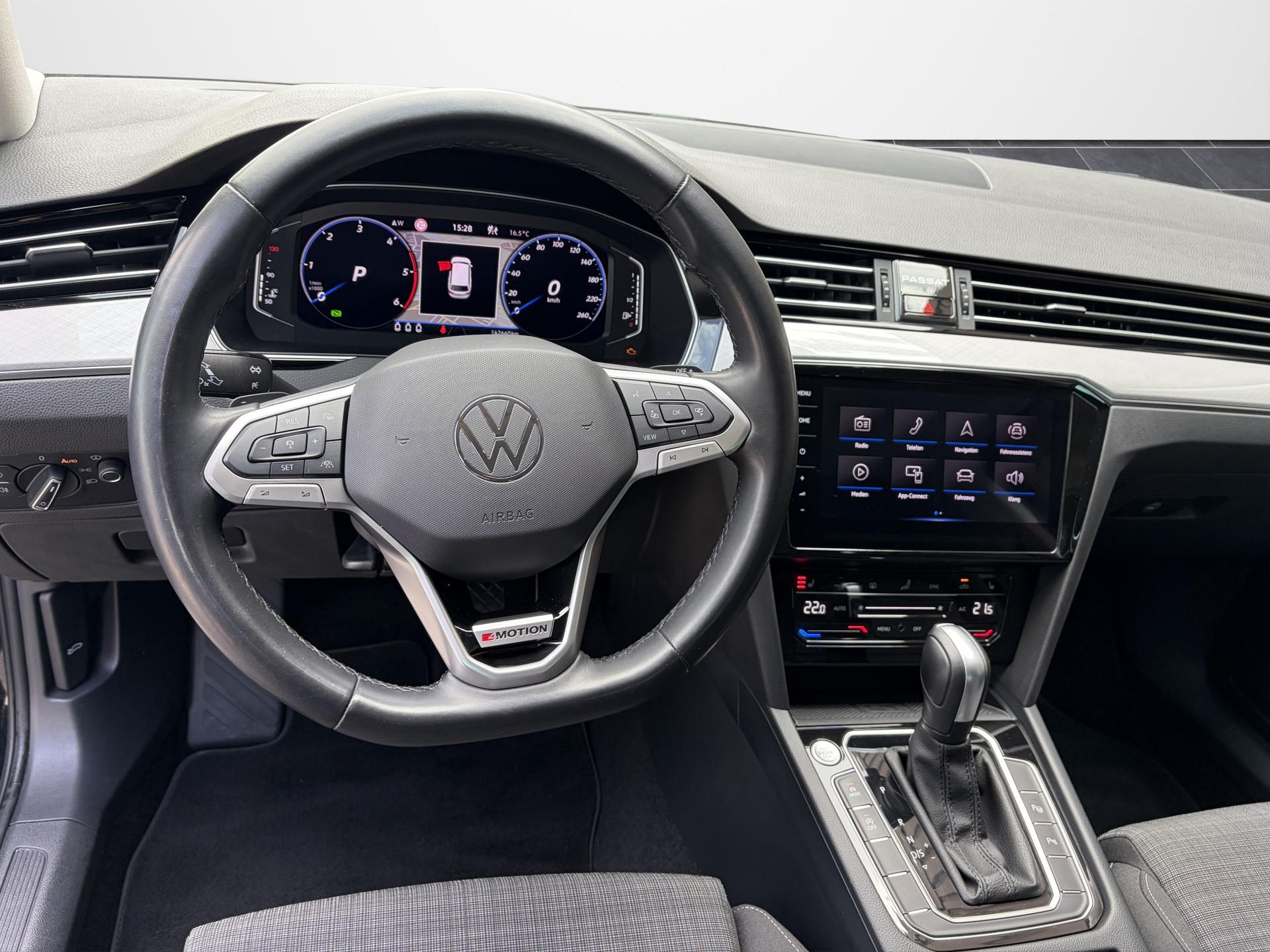 VW Passat 2.0 TDI BMT Business 4Motion DSG-image-9