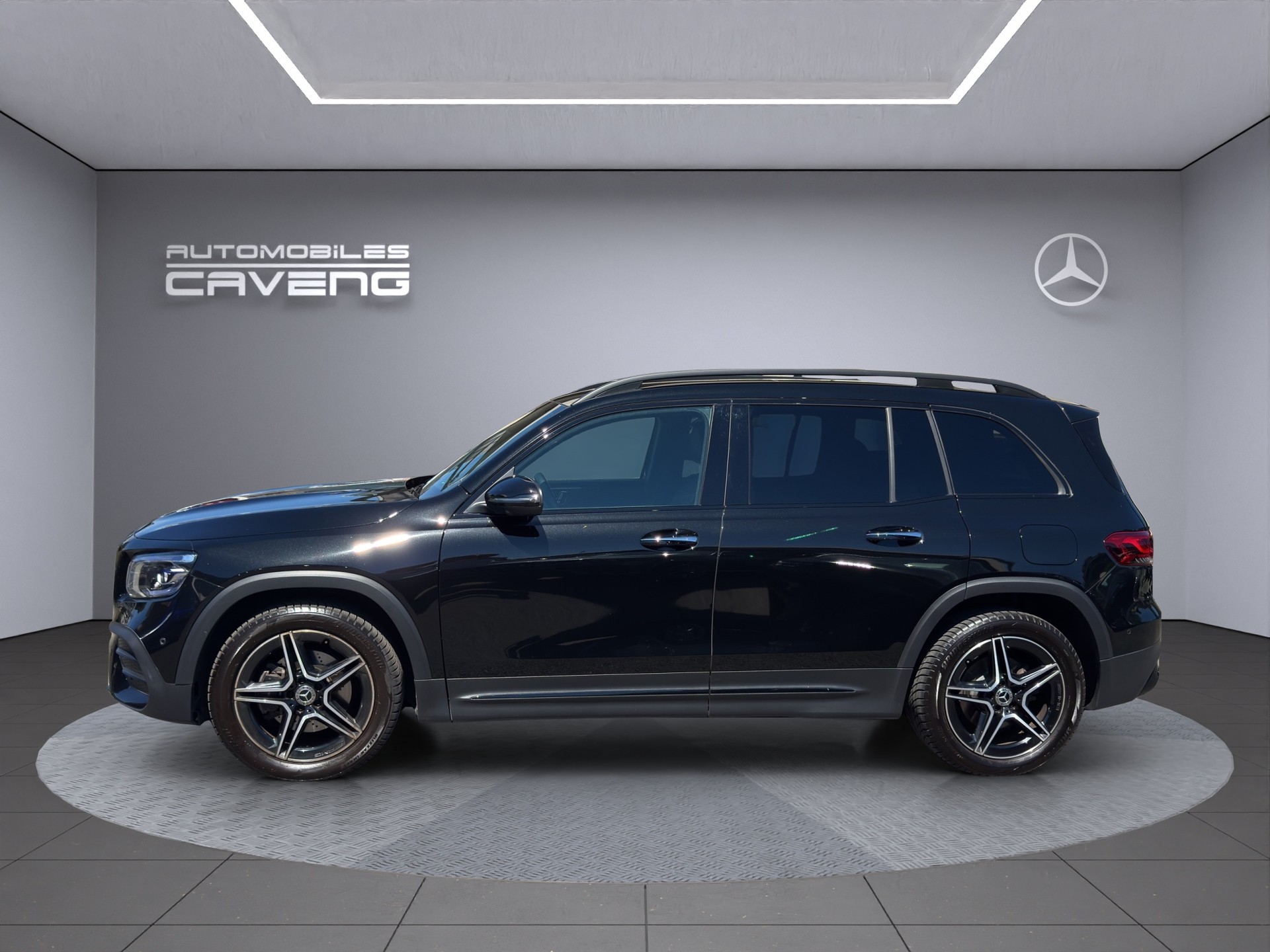 MERCEDES-BENZ GLB 200 AMG Line 7G-Tronic-showroom-element-1