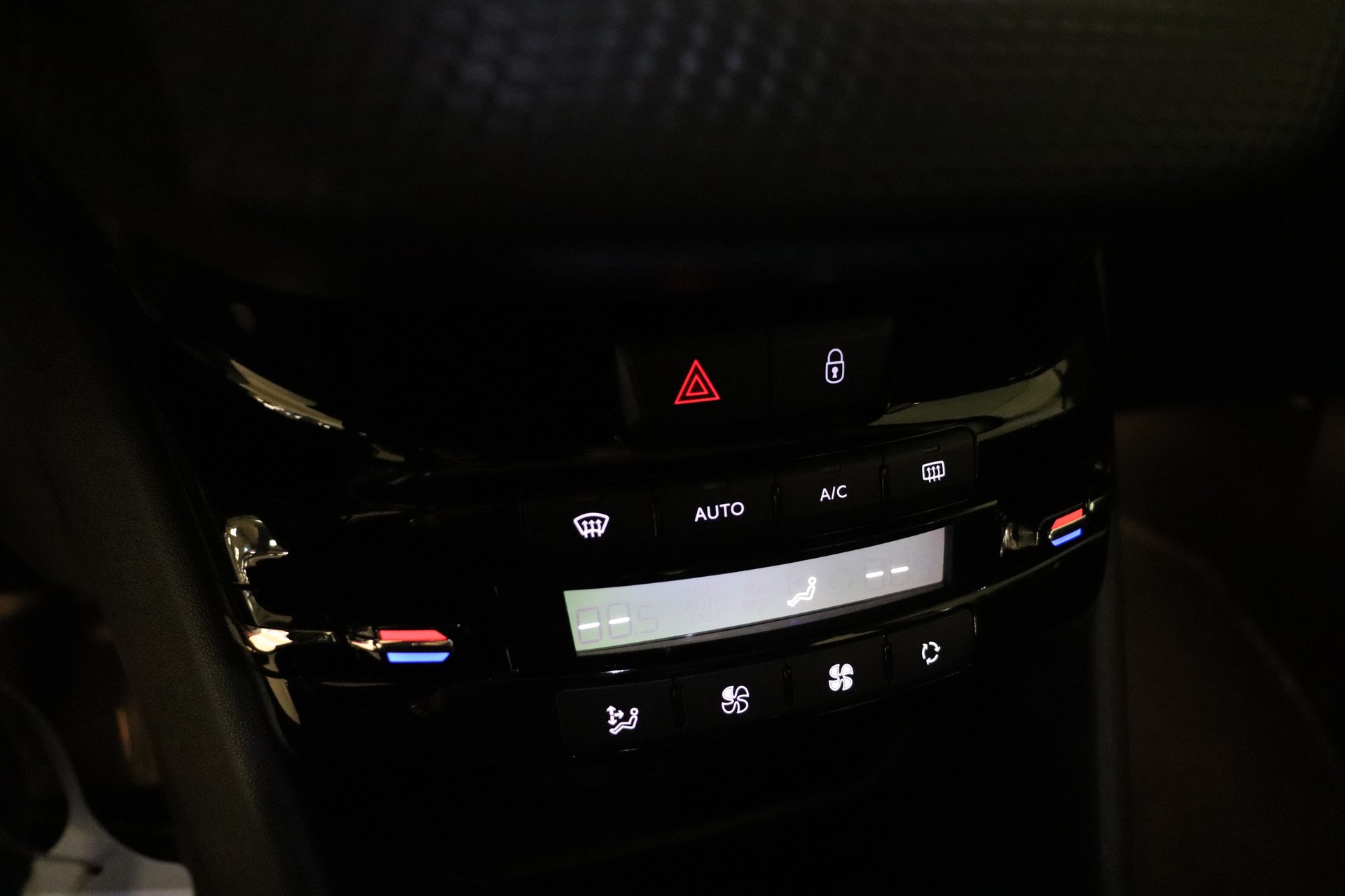 PEUGEOT 208 1.2 PureTech Allure-image-20
