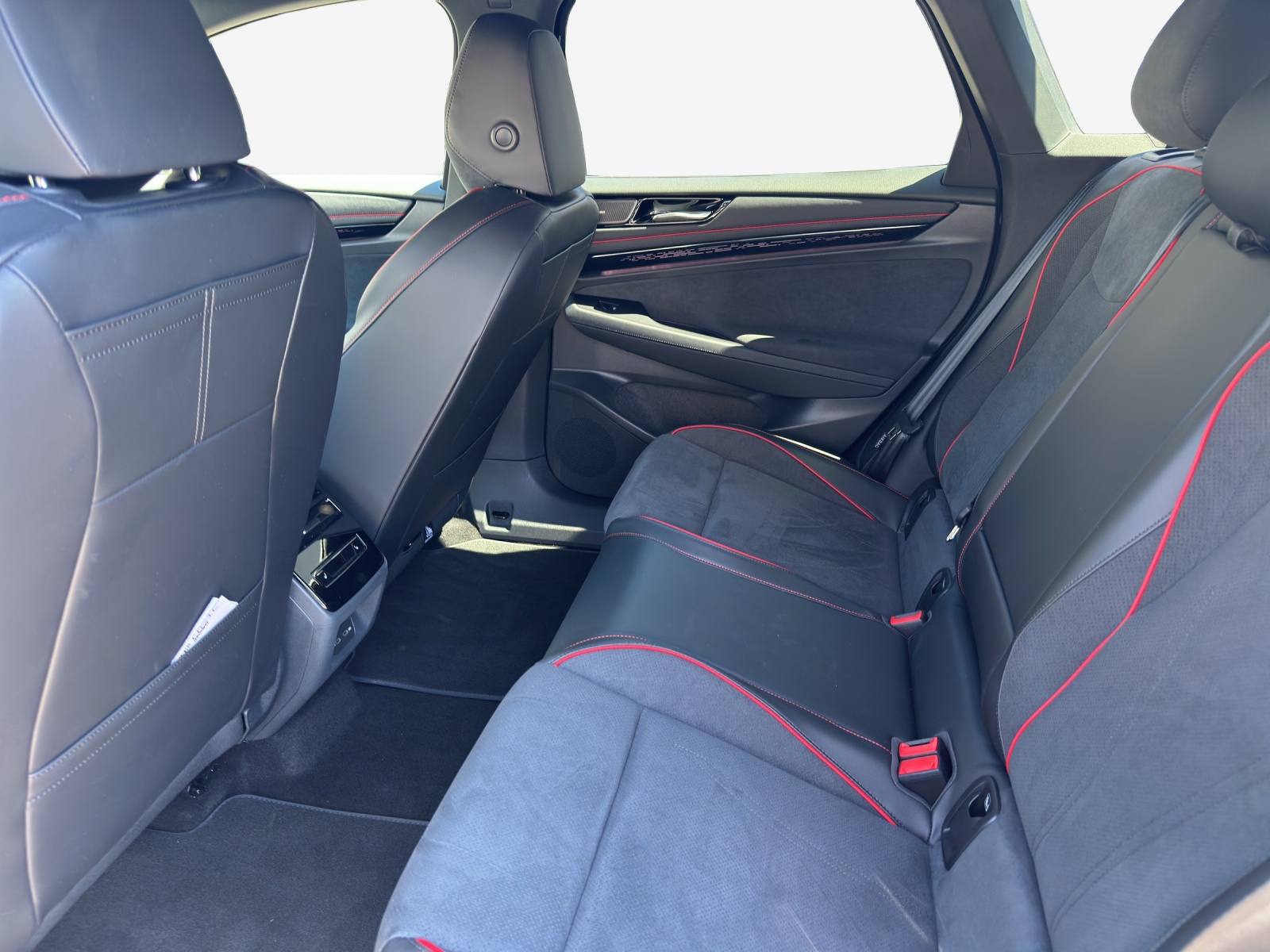 VW ID.7 Tourer GTX 86 kWh GTX 4 Motion-image-9