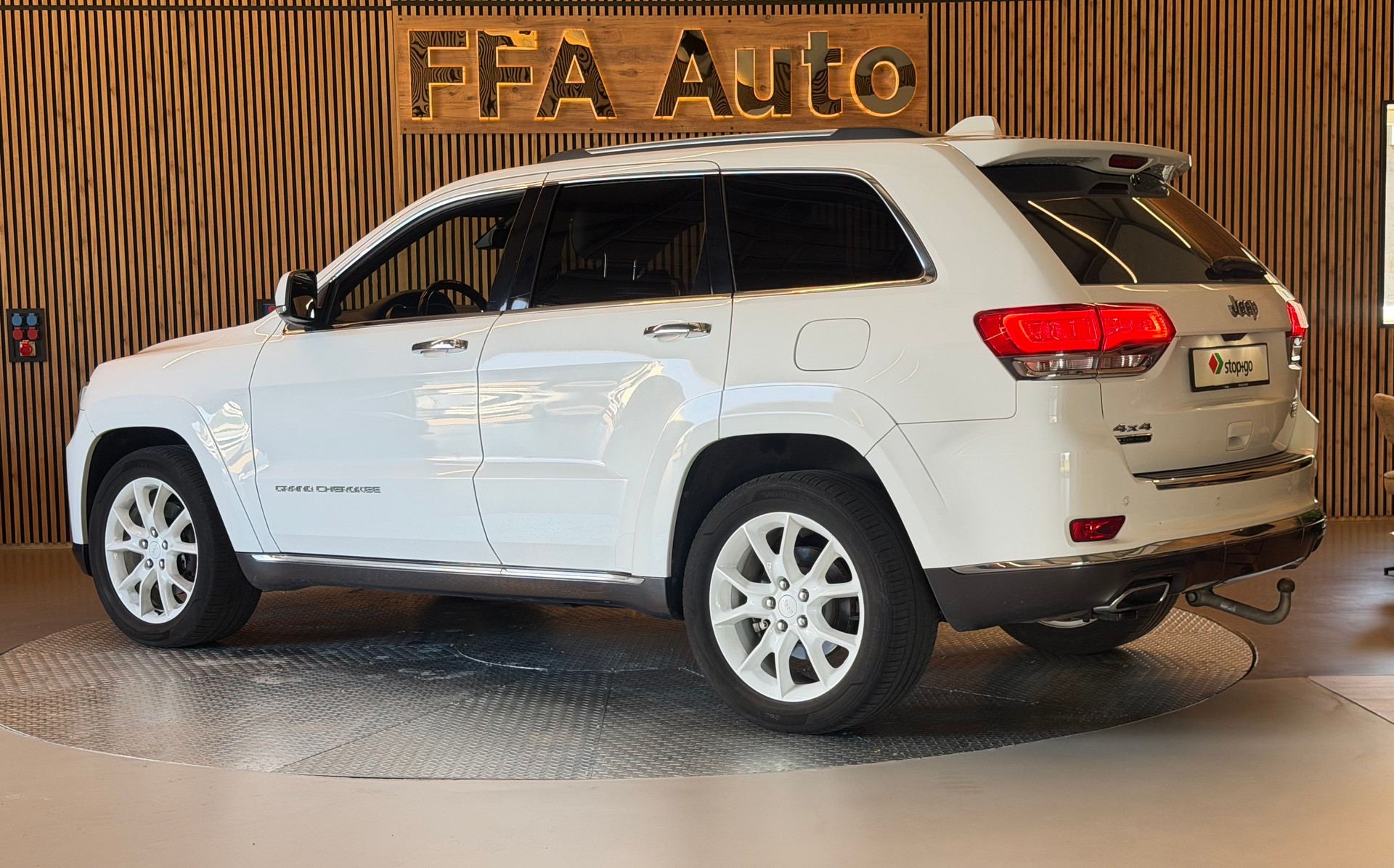 JEEP Grand Cherokee 3.0 CRD 250 Summit-image-6