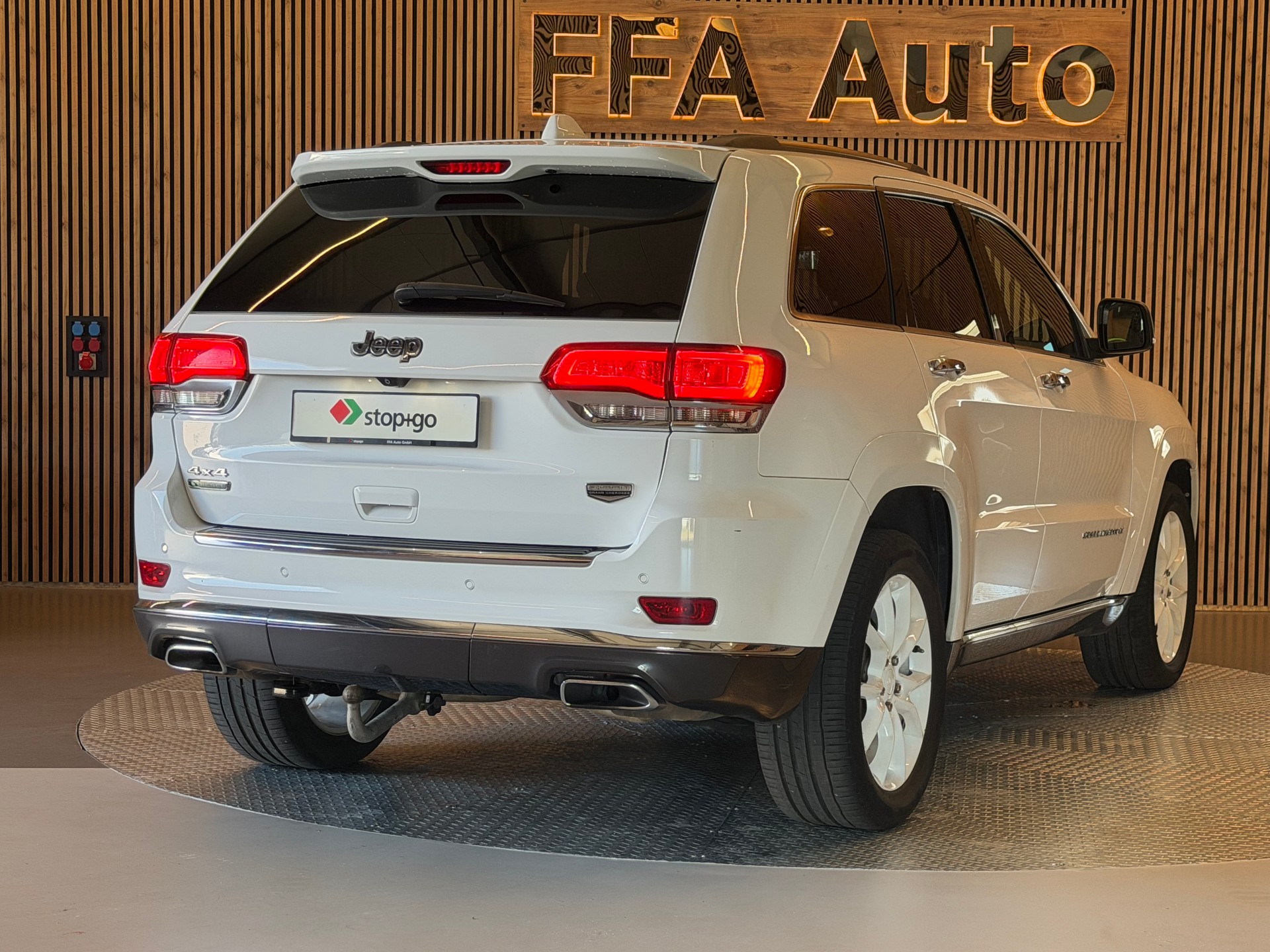 JEEP Grand Cherokee 3.0 CRD 250 Summit-image-4