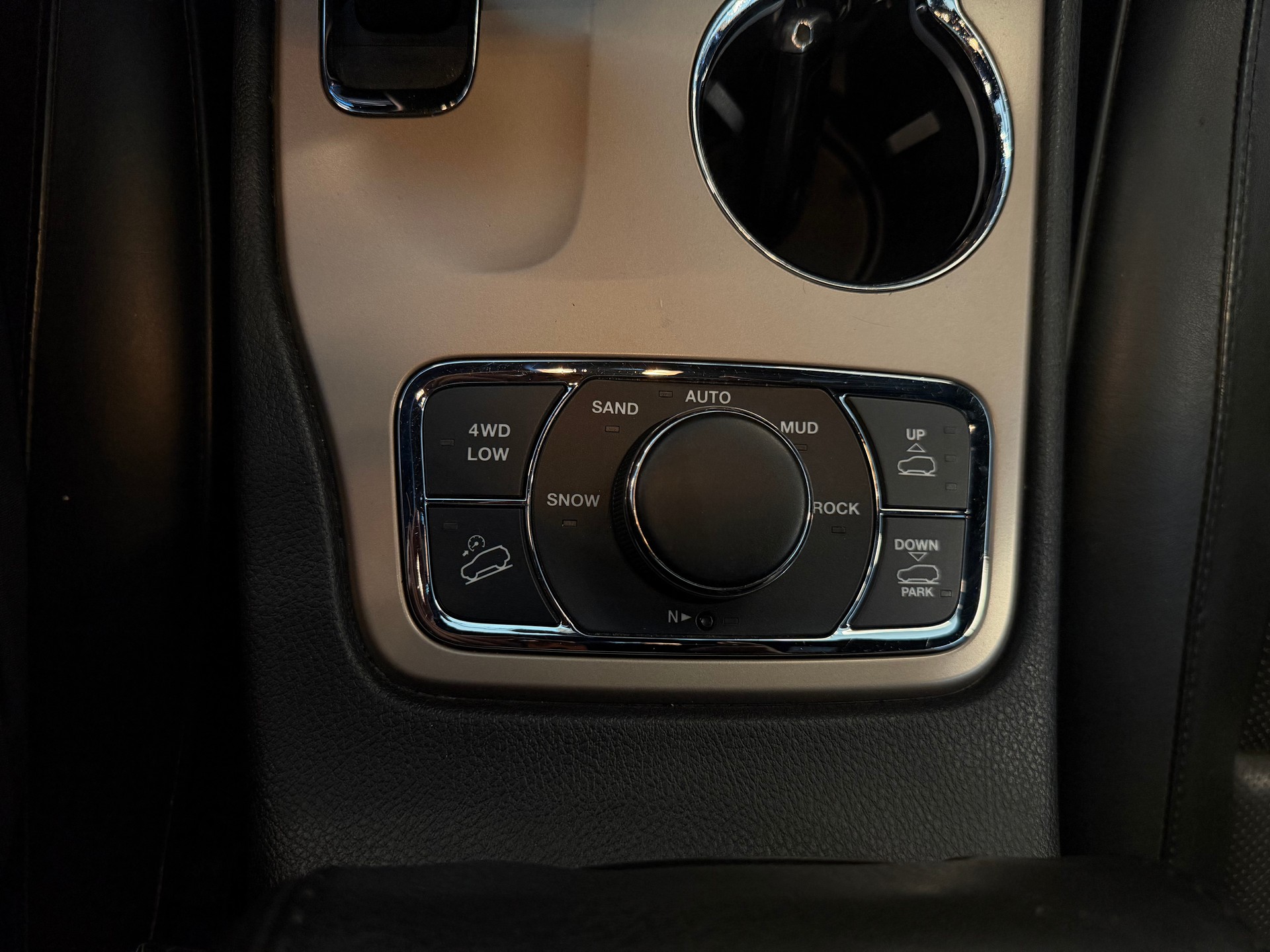 JEEP Grand Cherokee 3.0 CRD 250 Summit-image-16